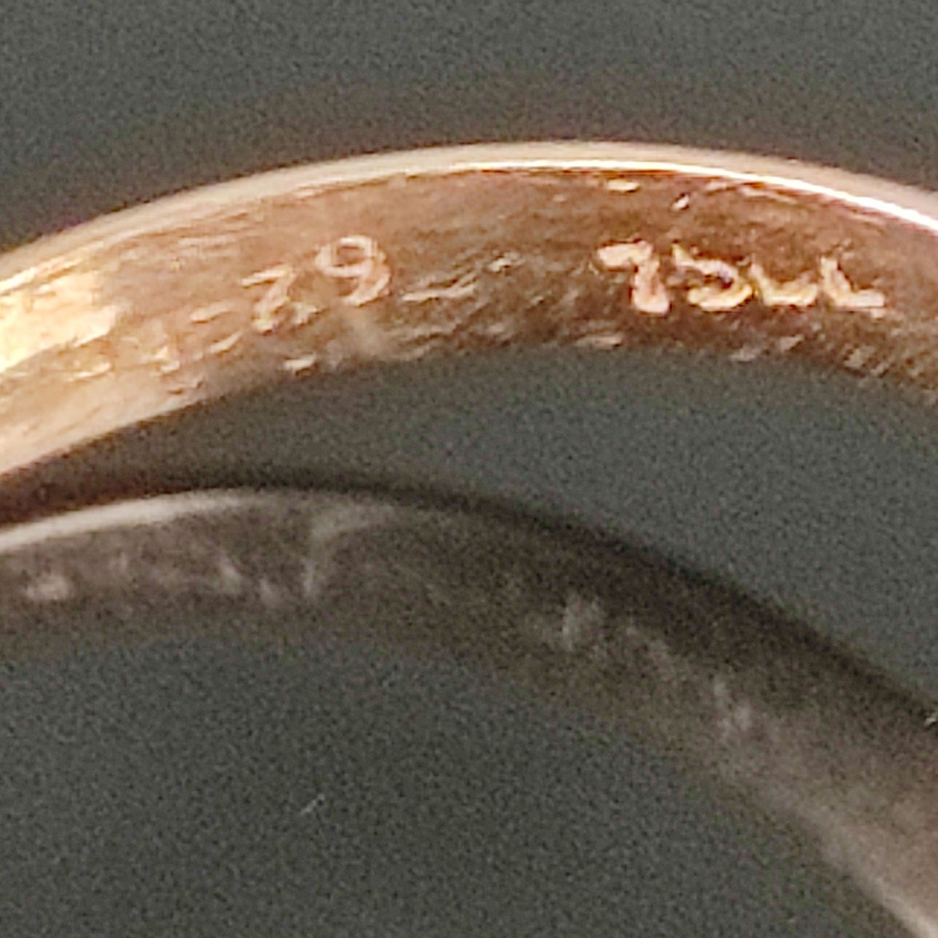 3 rings, 585/14K (7.25g) and 750/18K (2.82g) yellow gold, all hallmarked, probably early 20th centu - Image 4 of 4