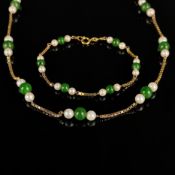 Schmuckset, 2 Teile, 585/14K Gelbgold (punziert), bestehend aus Armband und Kette mit Perlen und Ch