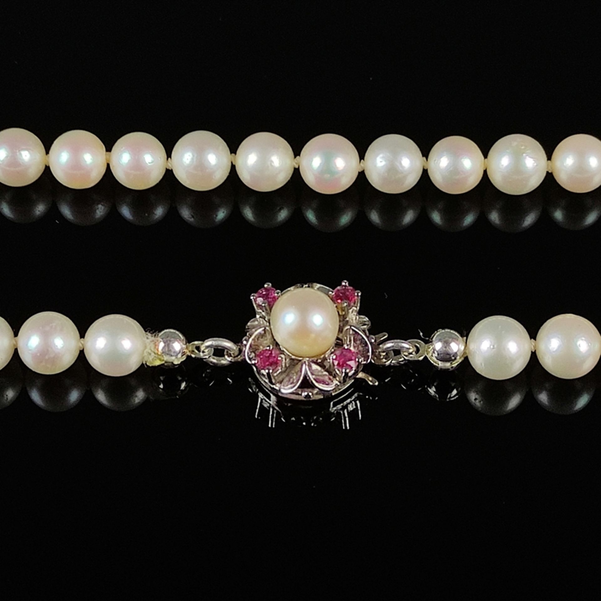 Akoya cultured pearl necklace, 585/14K white gold, total weight 39.3g, long pearl necklace made of  - Image 2 of 3