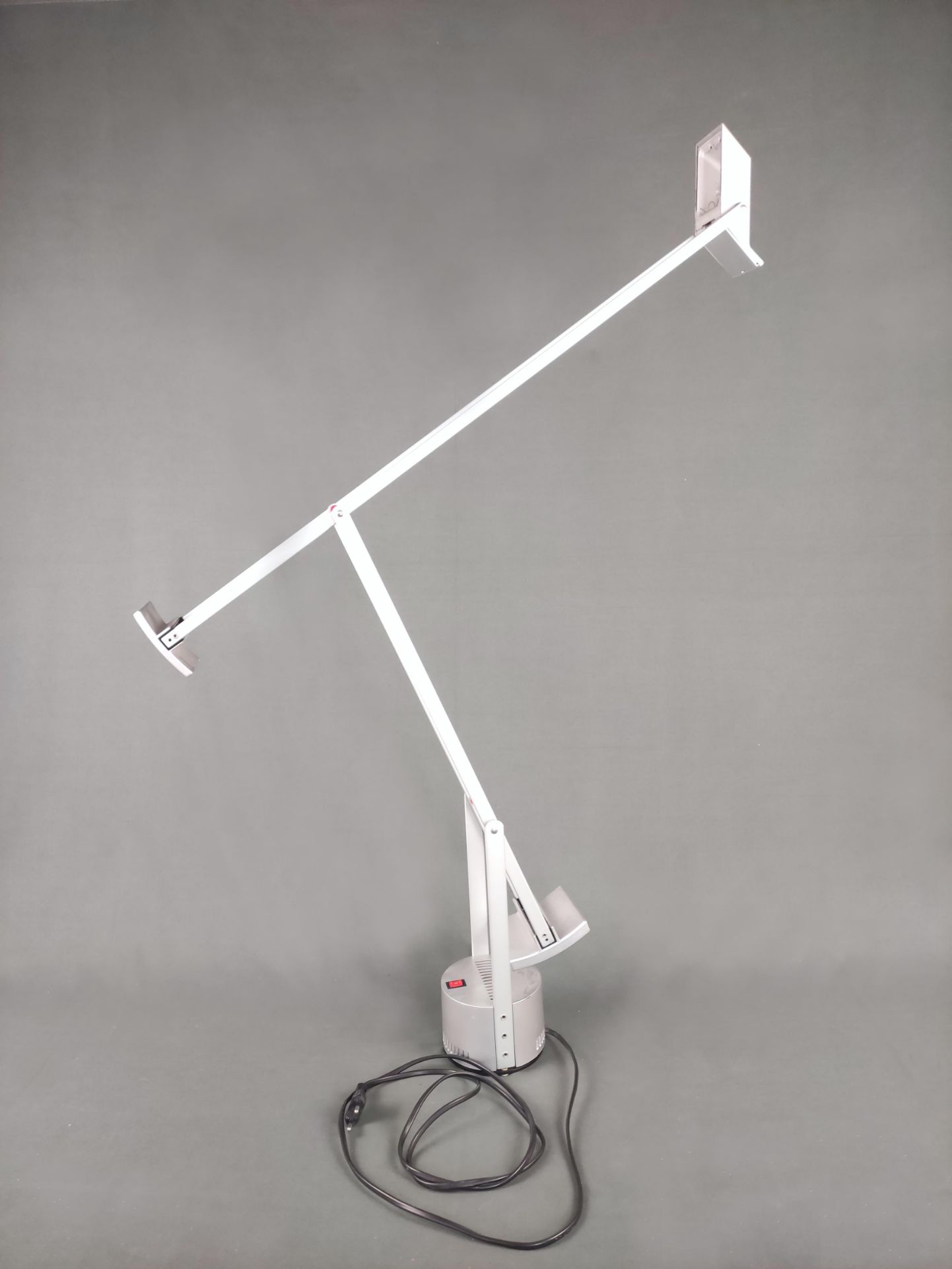 Vintage design lamp "Tizio", Artemide, design 1970s by Richard Sapper (1932 Munich-2015 Milan), ann - Image 2 of 2