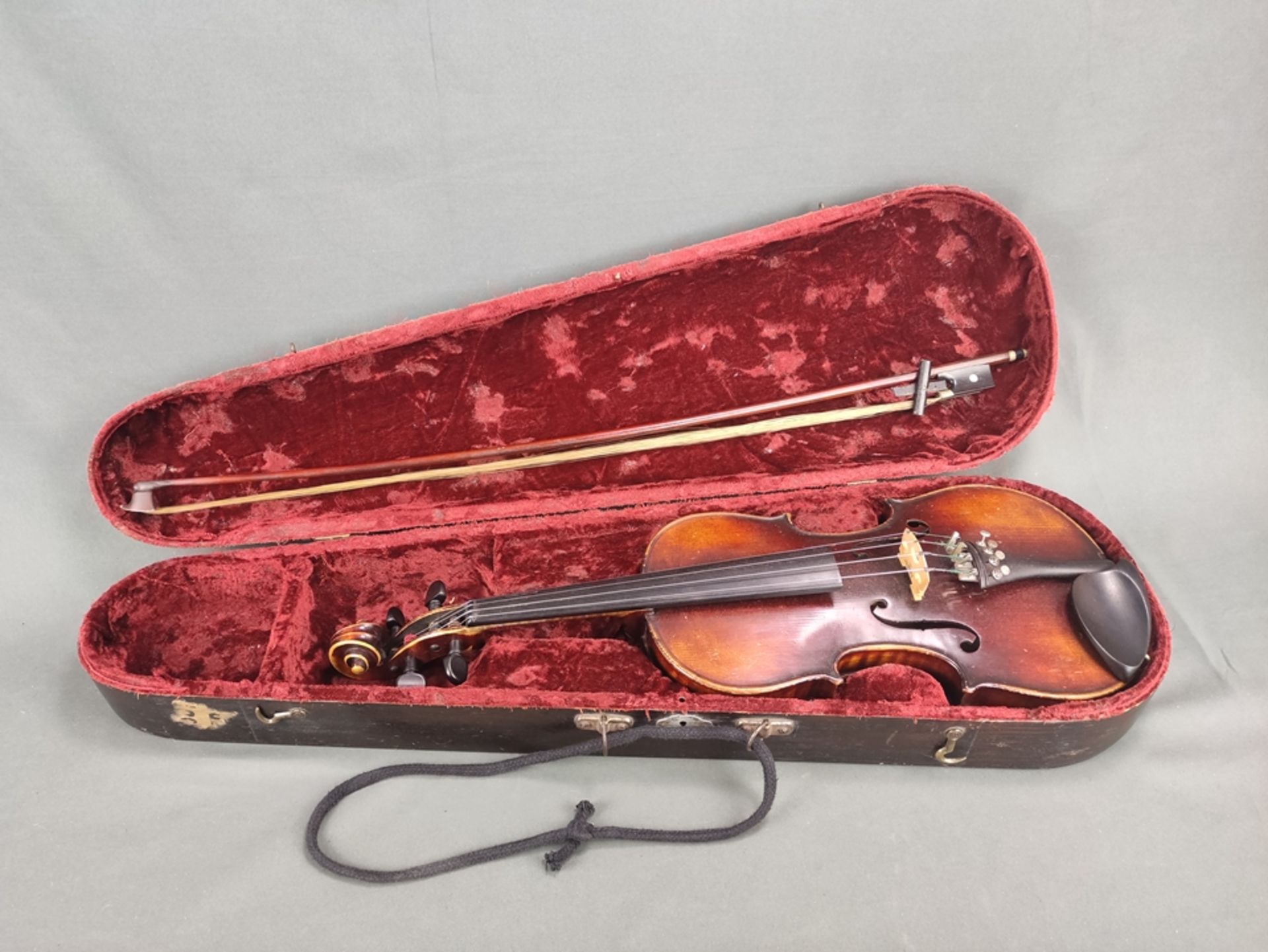 Violin, marked "Aubert" on the bridge, inside with label "Jühling Dresden 1891", with chinrest, in 