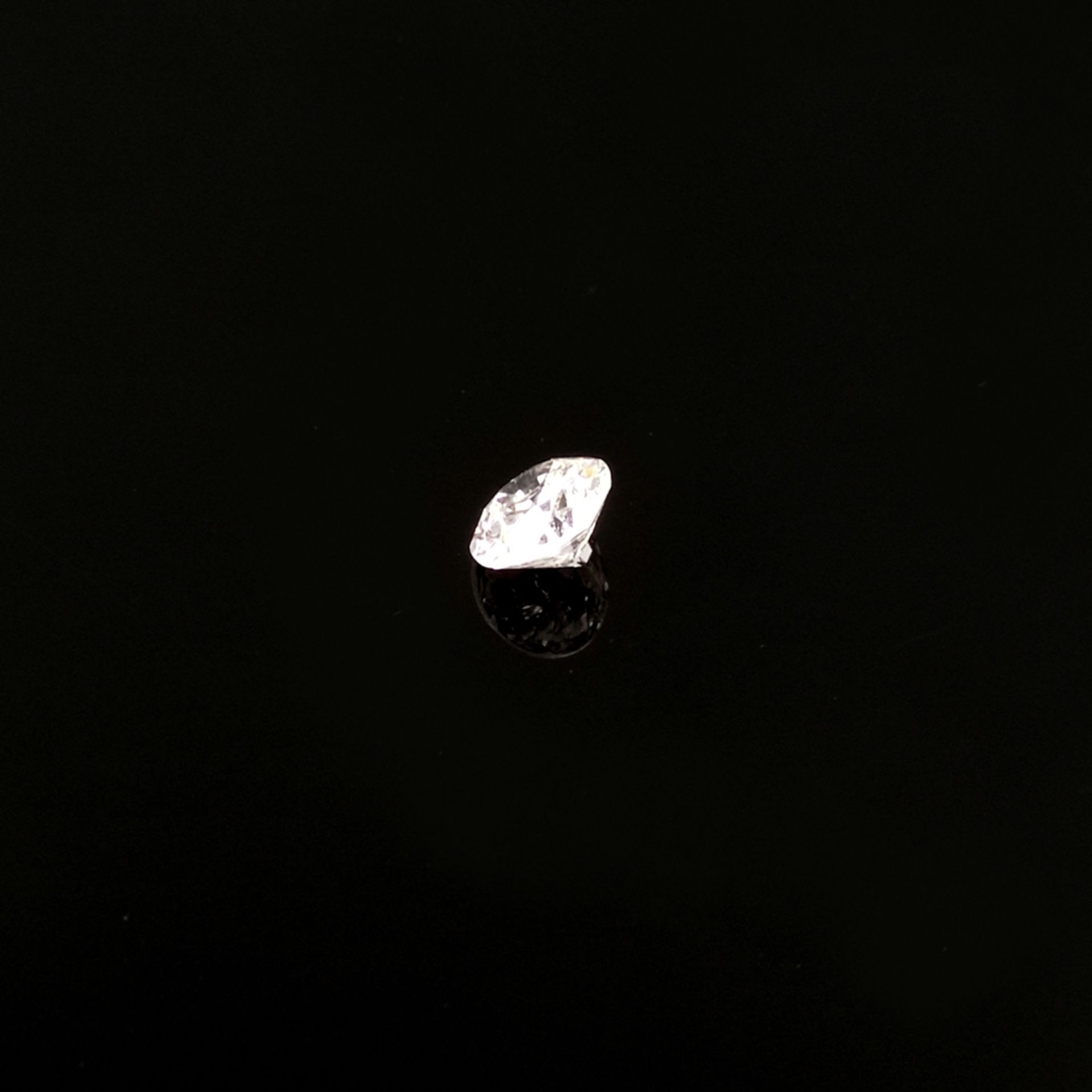Diamant im Brillantschliff, 0,64ct, P2/ H - Bild 2 aus 2