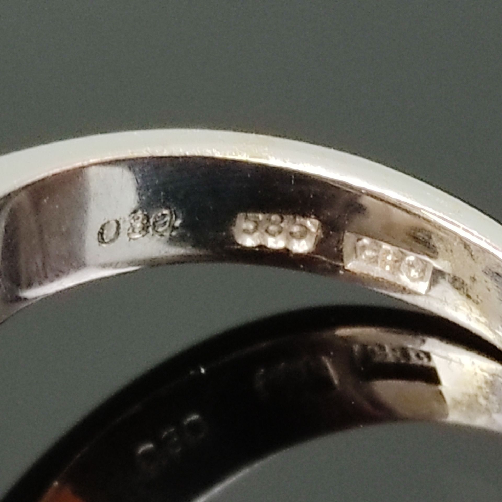 Fancy Diamant Design Ring, 585/14K Weißgold (punziert), 5,43g, Vorderseite mit zwei Brillanten, ein - Bild 3 aus 3