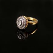 Diamant-Ring, Silber 925 in 585/14K vergoldet, 7,1g, ovaler Ringkopf besetzt mit einem Diamant-Soli