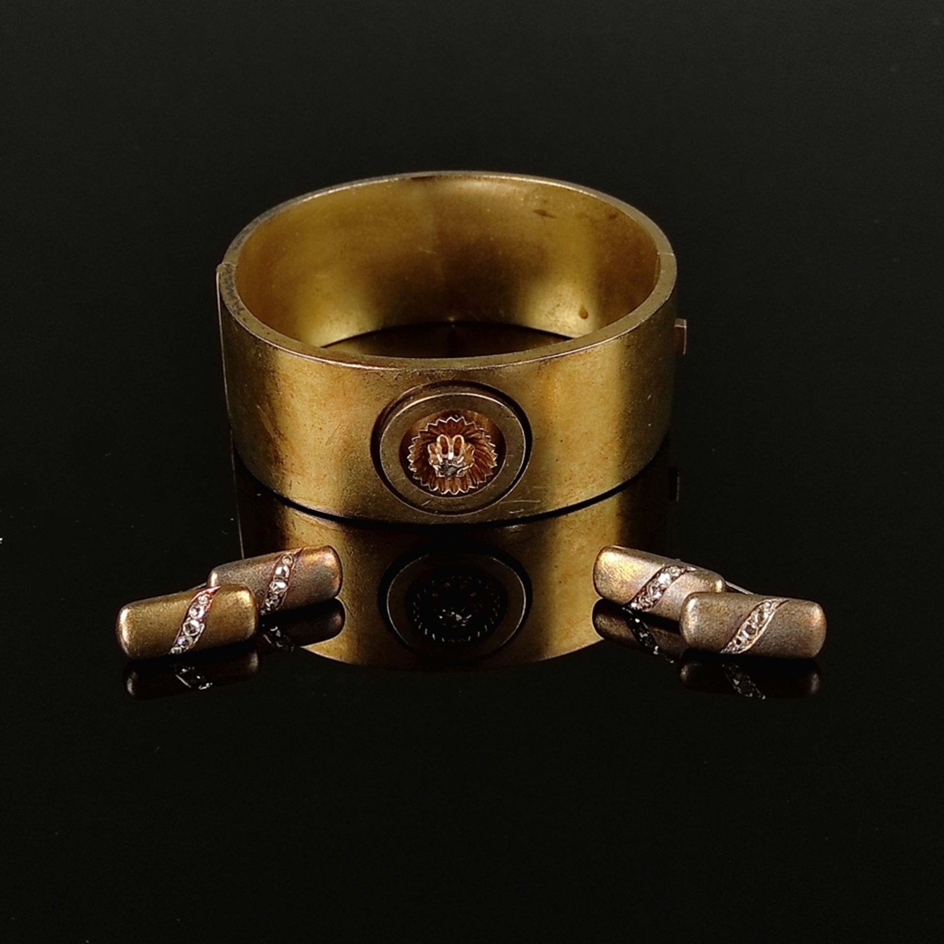 Antikes Schmucklot, 3 Teile, Metall, Gesamtgewicht 46,51g, Armreif mittig besetzt mit runder Diaman
