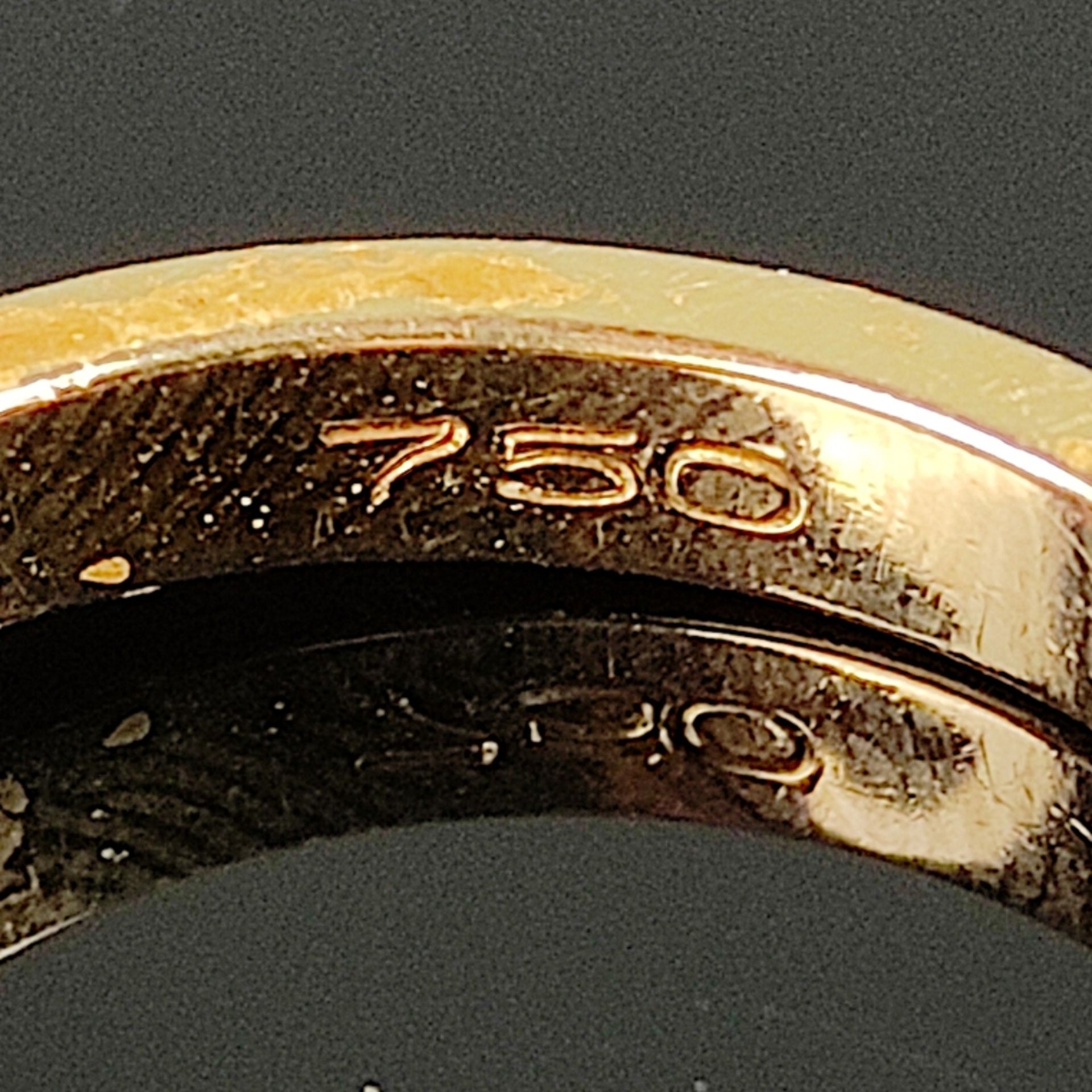 Diamant Ring, 750/18K Gelbgold (punziert), 3,52g, mittig Diamant um 0,43ct., beidseitig je 2 Diaman - Bild 3 aus 4