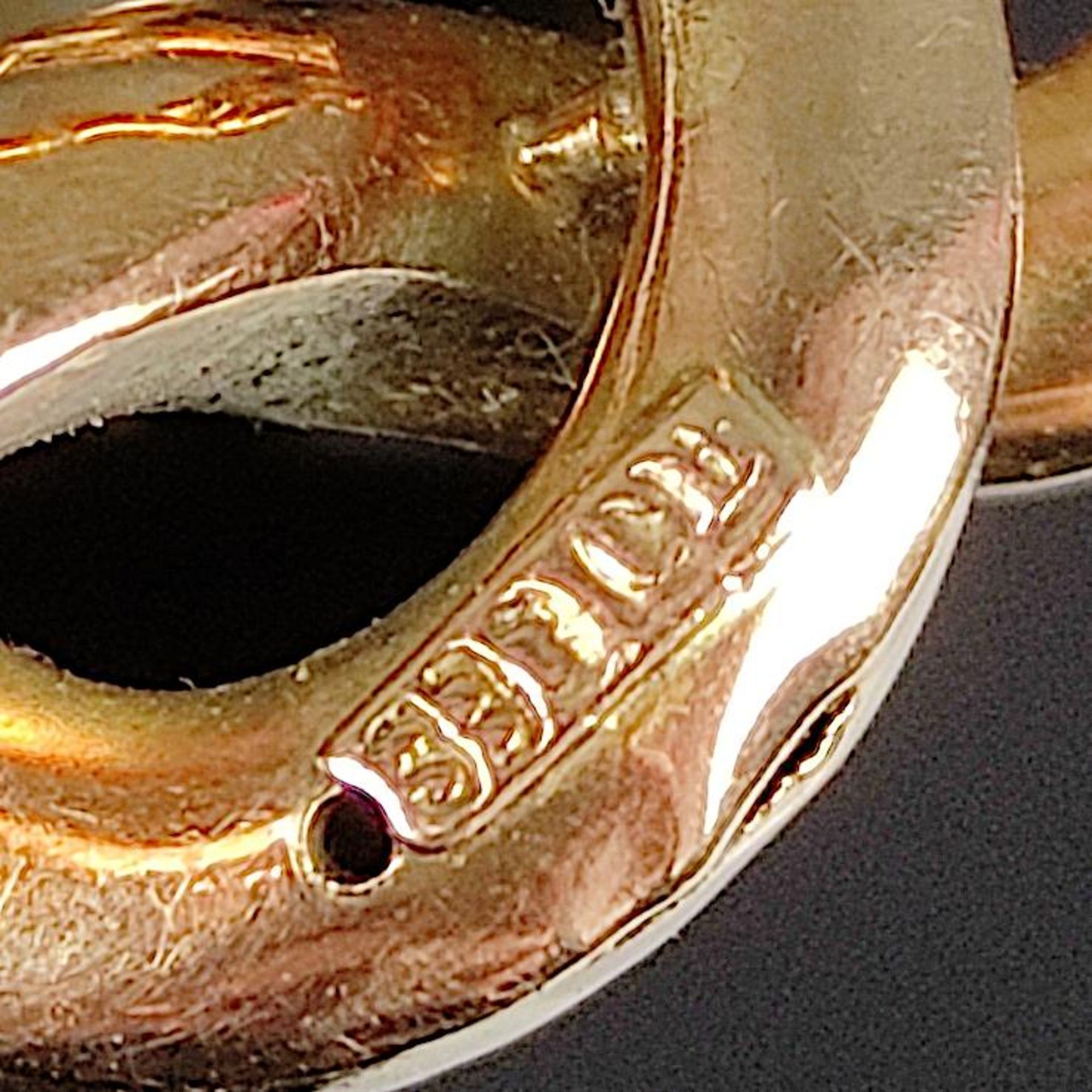 Brosche, 333/8K Gelbgold (punziert), 3,24g, mittig Perle von einem Durchmesser um ca. 5,75mm, hohl  - Bild 2 aus 2