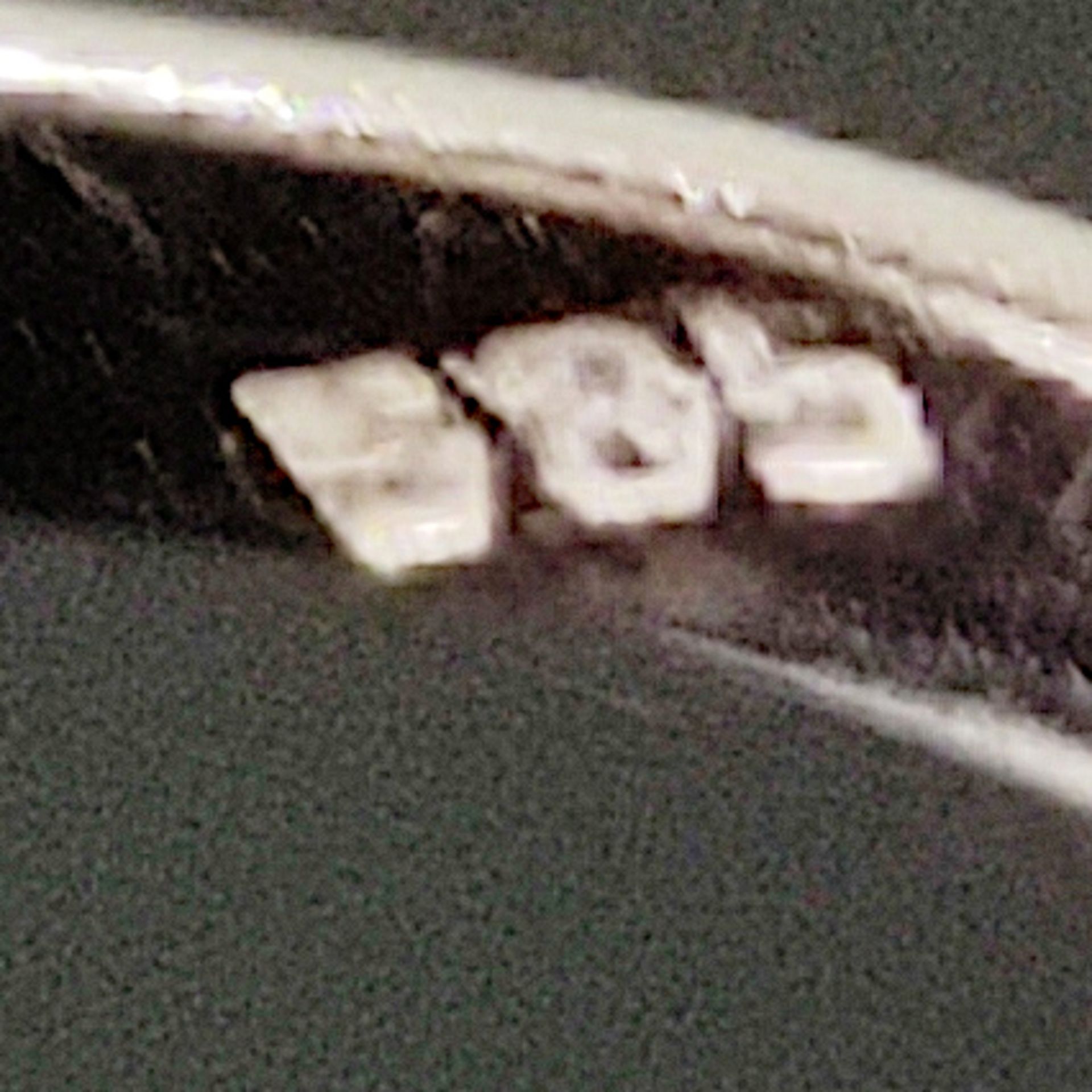 Schmuckset, 3 Teile, bestehend aus einem Anhänger, 750/18K Weißgold (punziert), 2,26g, mit drei kle - Bild 5 aus 5