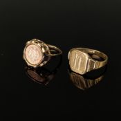 2 Ringe, bestehend aus einem Münzring mit 2 Pesos, 333/8K Gelbgold (punziert), 2g, Ringgröße 56 und