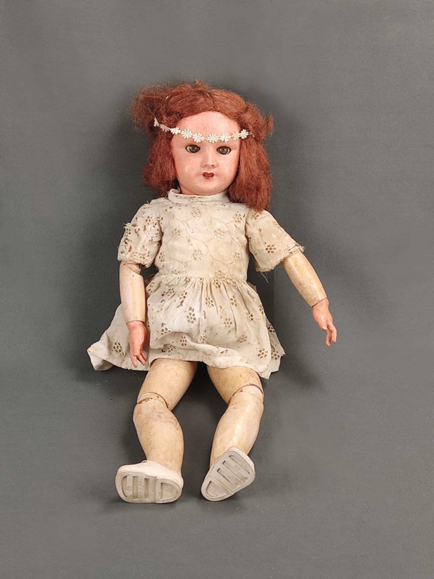 French girl doll, Paris, head of mass, marked, sleeping eyes, body of movable limbs, made of wood, 