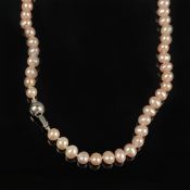 Perlencollier, 26,4g, zart rosa Süßwasser-Perlen, Meistermarke „RN", Steckschließe, Silber 925 (pun
