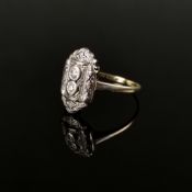 Art Deco Ring, 585/14K Weiß-/Gelbgold (punziert), 2,35g, Schauseite besetzt mit zwei Diamanten von