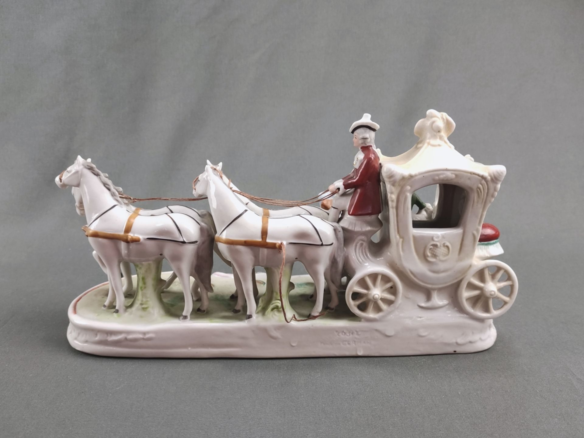 Porcelain group "Rococo Carriage", porcelain factory Carl Schneiders Erben, later Gräfenthal, Thuri - Image 2 of 4