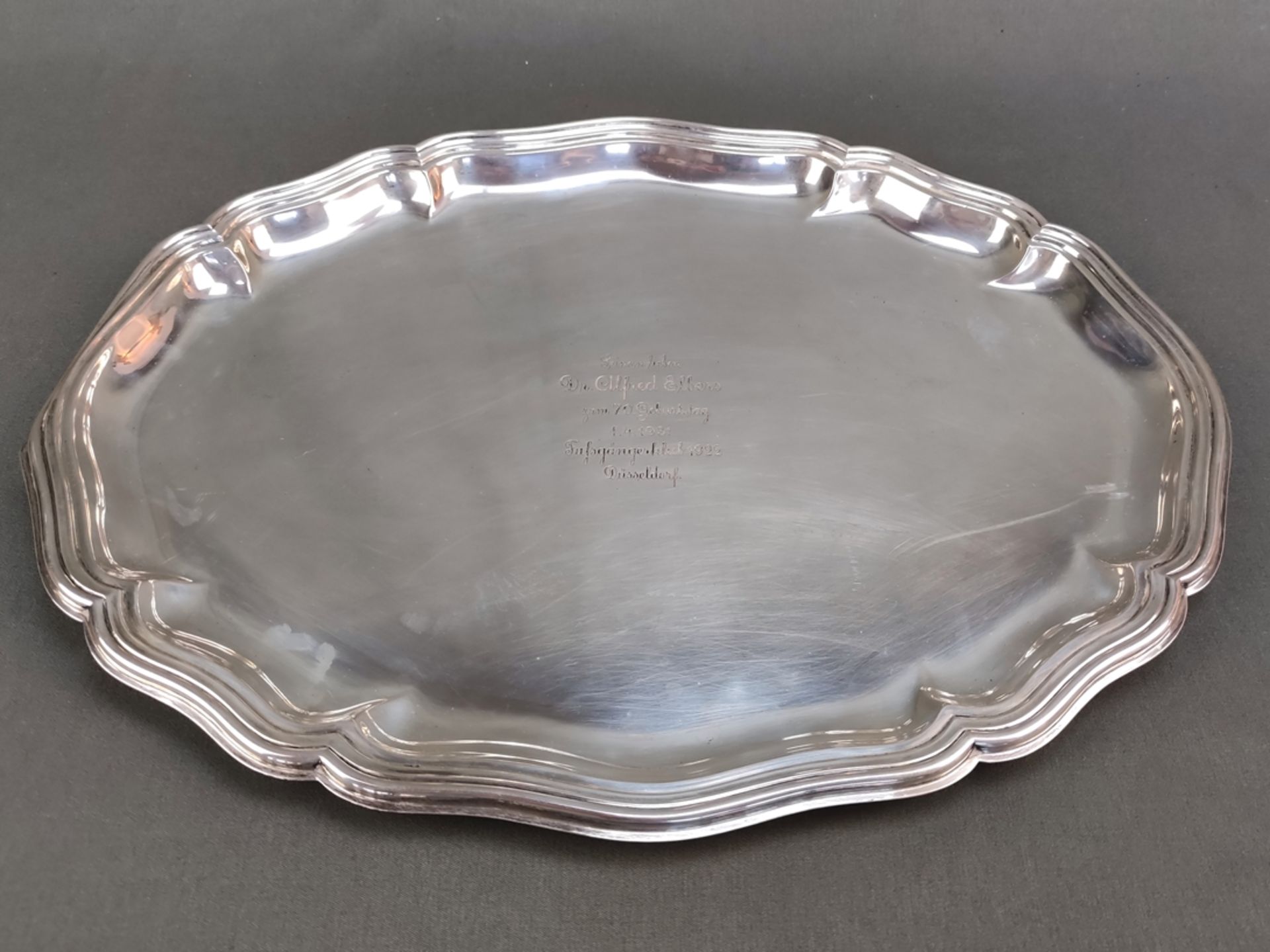 Oval tray, silver 830 (hallmarked), 500g, maker's mark "Wilkens", curved stepped rims, centre with - Image 2 of 3