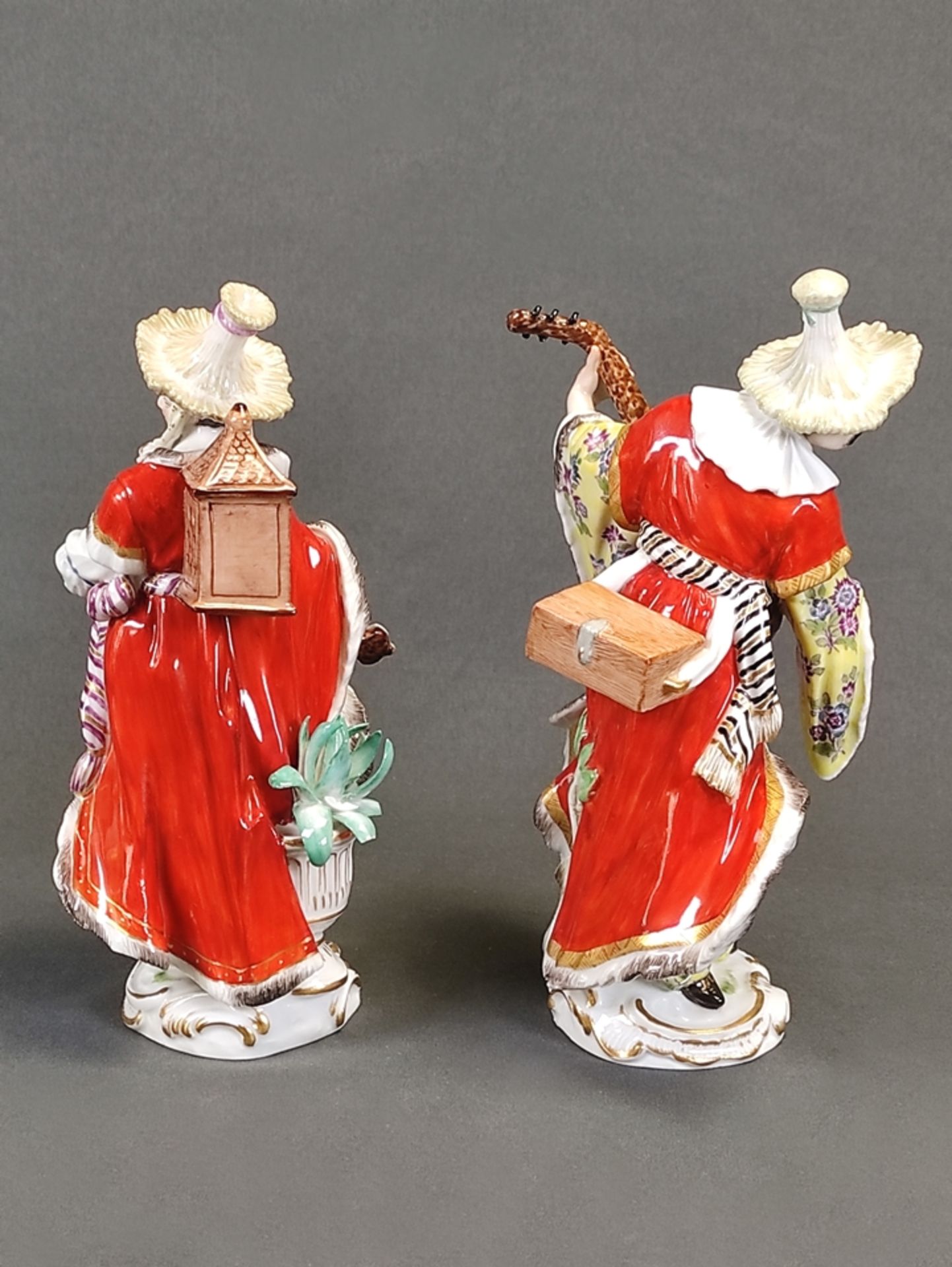 Porcelain pair "Malabarian man with lute" and "Malabarian woman with hurdy-gurdy", Meissen sword ma - Image 2 of 5