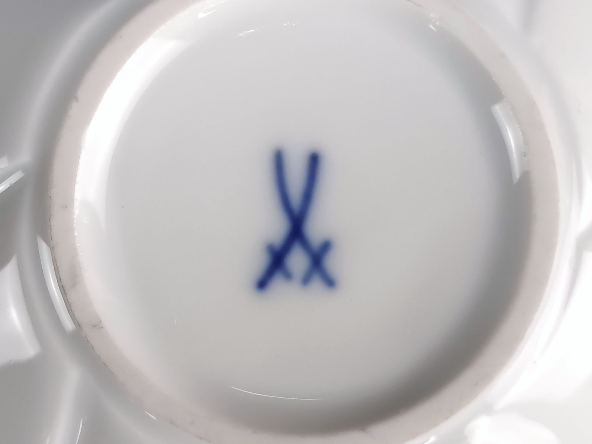 Convolute Meissen, porcelain, 1st choice, blue crossed swords mark to base, 3 pieces, consisting of - Image 2 of 3