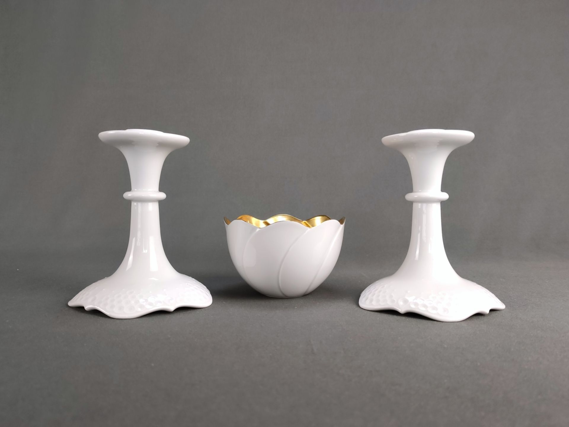 Convolute Meissen, porcelain, 1st choice, blue crossed swords mark to base, 3 pieces, consisting of