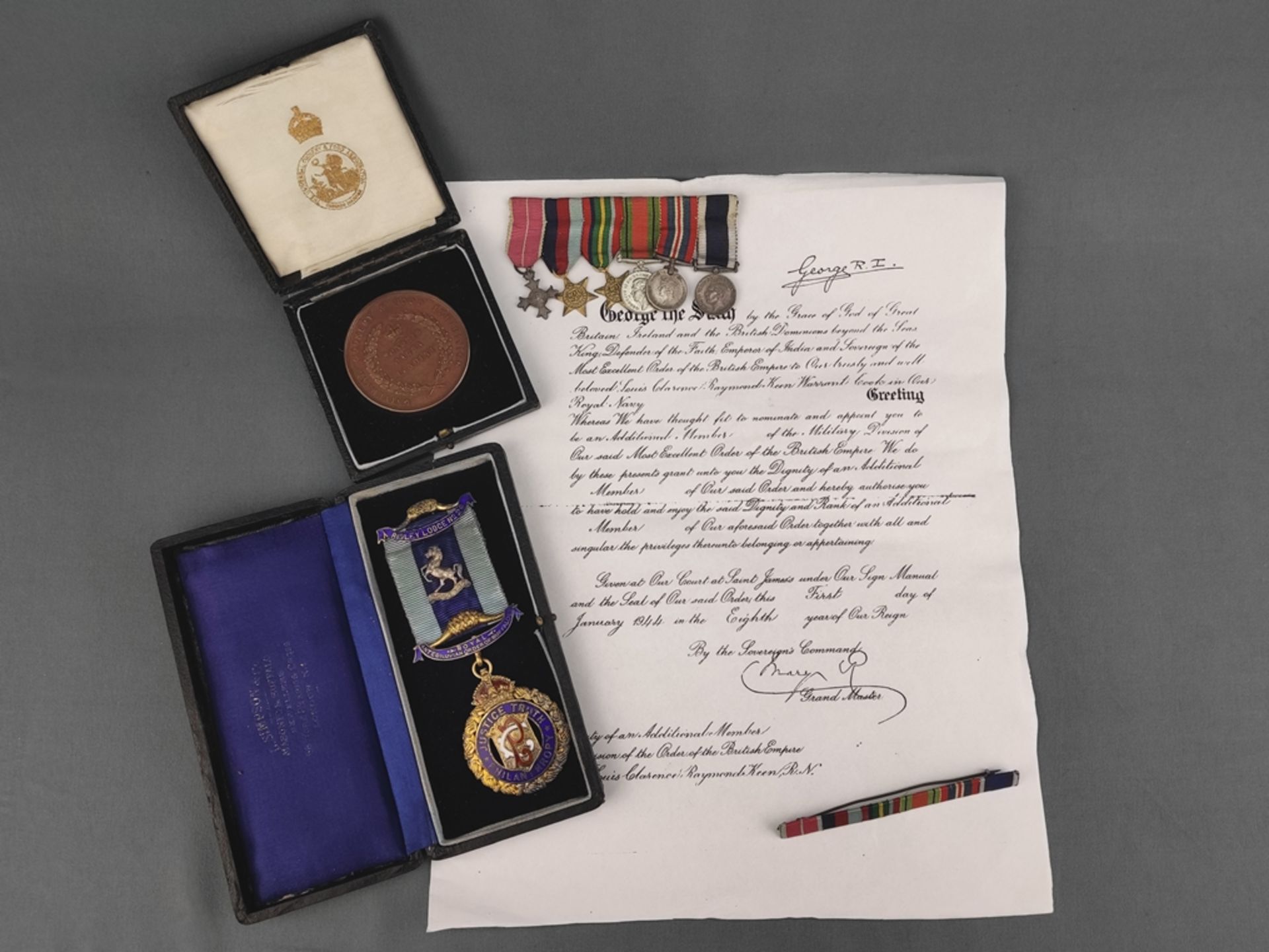 Orden-/Medaillenkonvolut, 4 Teile, bestehend aus Ordensspange, 2. WK., daran unter anderem Kriegsst