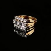 Diamant-Ring, 585/14K Gelbgold (punziert), 5,88g, Schauseite dreireihig gearbeitet und mit 13 Diama