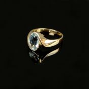 Aquamarin-Ring, 585/14K Gelbgold (punziert), 5,92g, mittig oval facettierter Aquamarin, Ringgröße 6