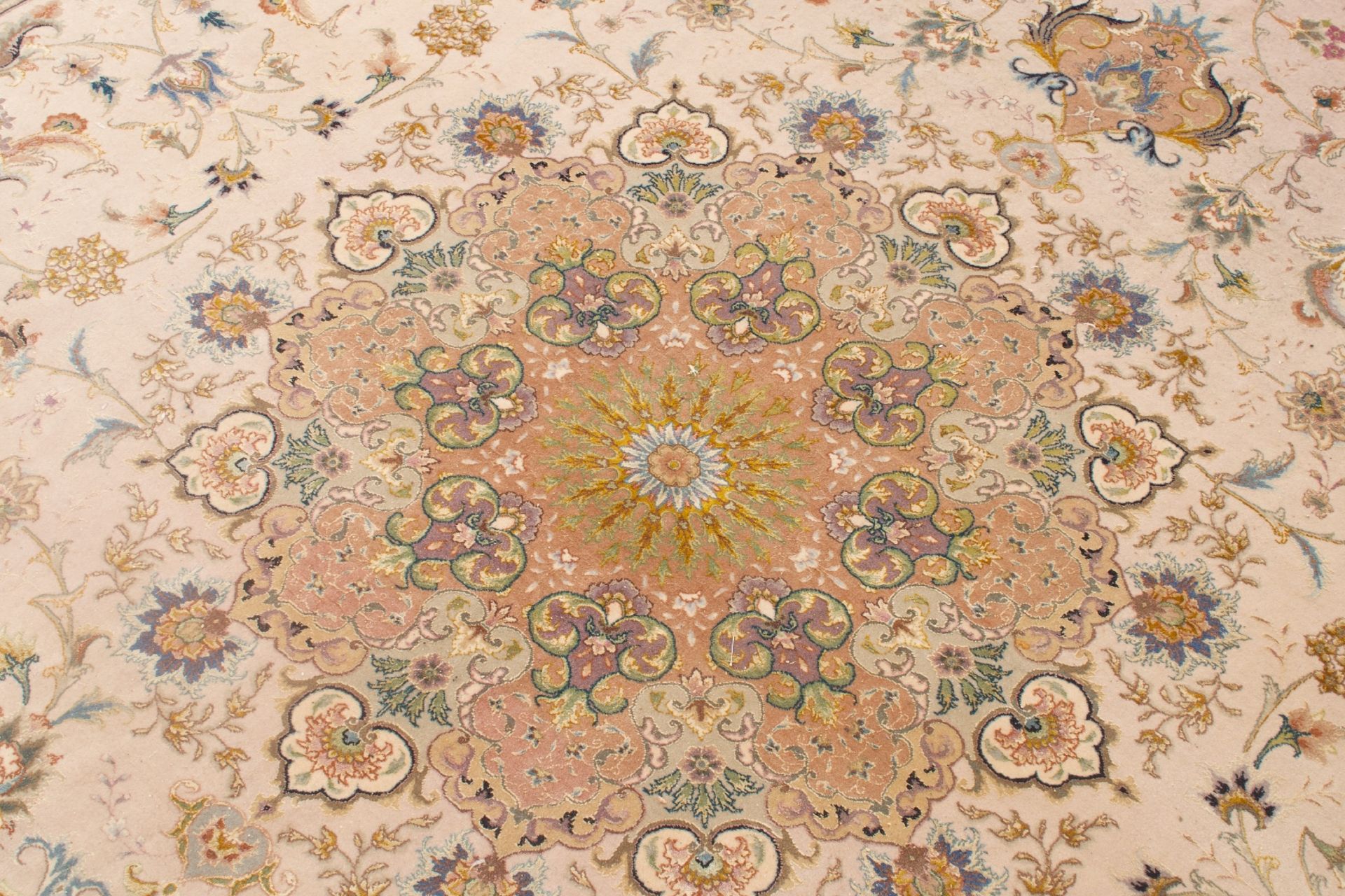 Grosser Taebris Teppich, Iran | Large Taebris carpet, Iran - Bild 2 aus 5