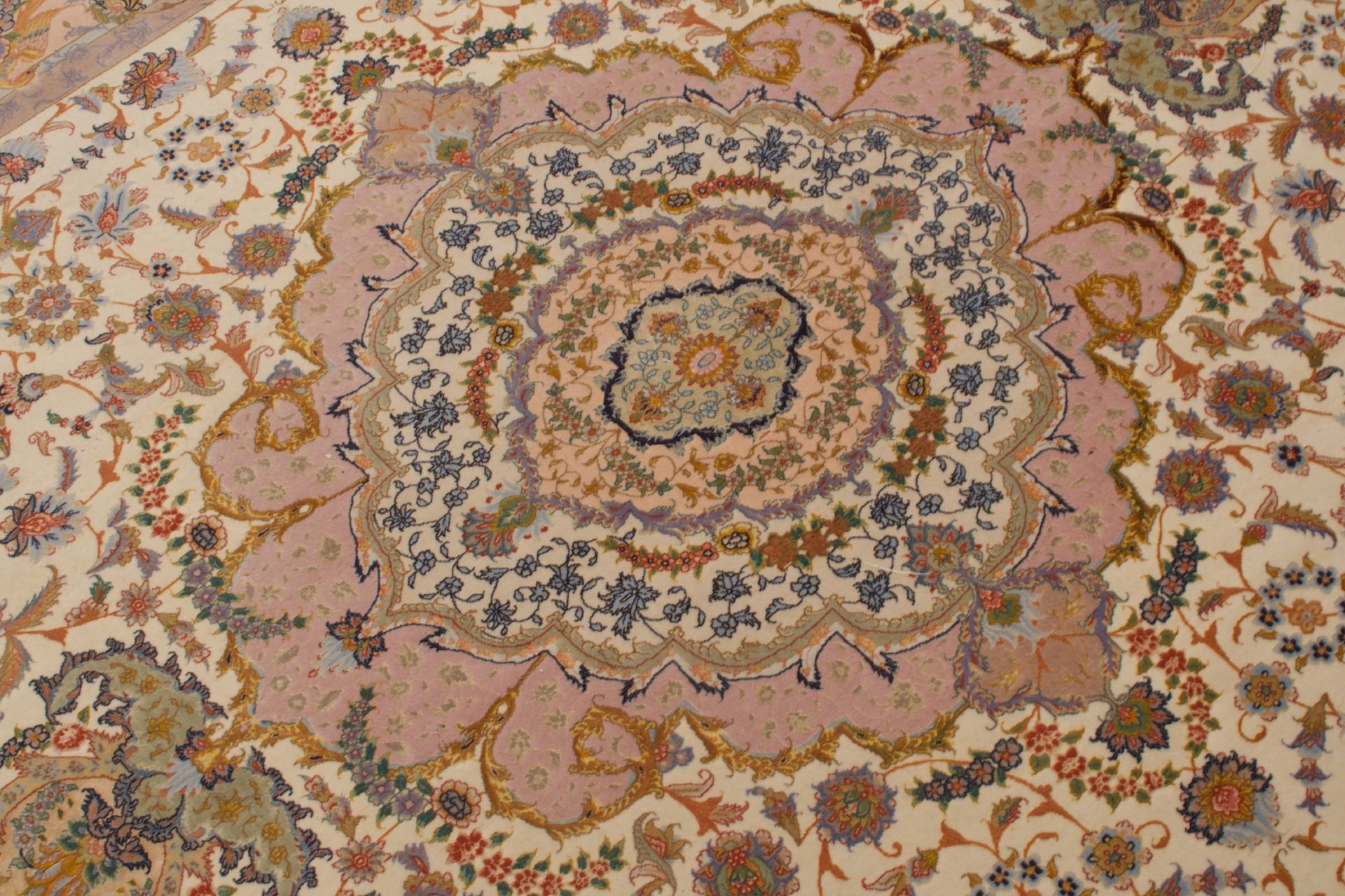 Grosser Taebris Teppich, Iran | Large Taebris carpet, Iran - Bild 2 aus 5