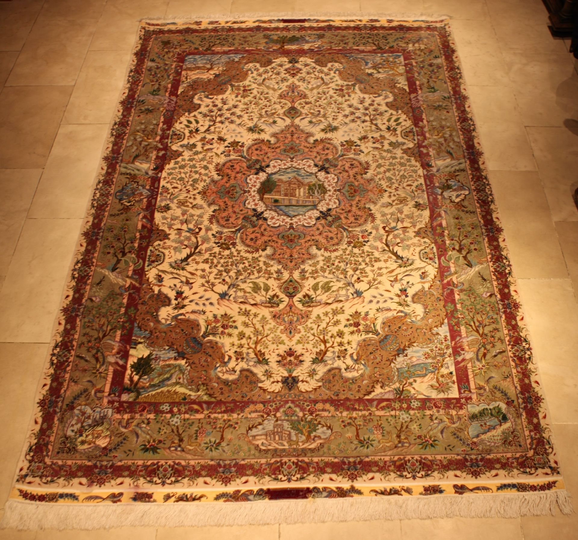 Großer Taebris Teppich | Large Taebris Carpet