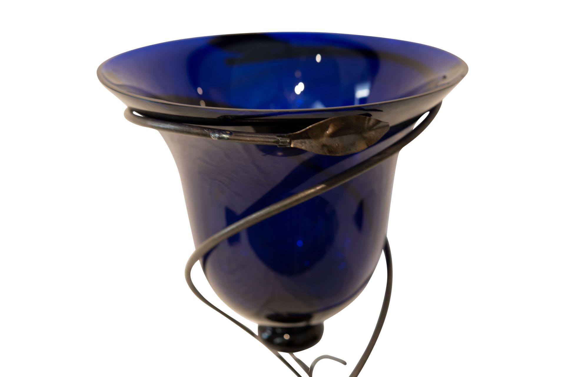 Metall Gestell mit Kobaltblauem Glaseinsatz  | Metal Frame with Cobalt Blue Glass Bowl - Bild 3 aus 5