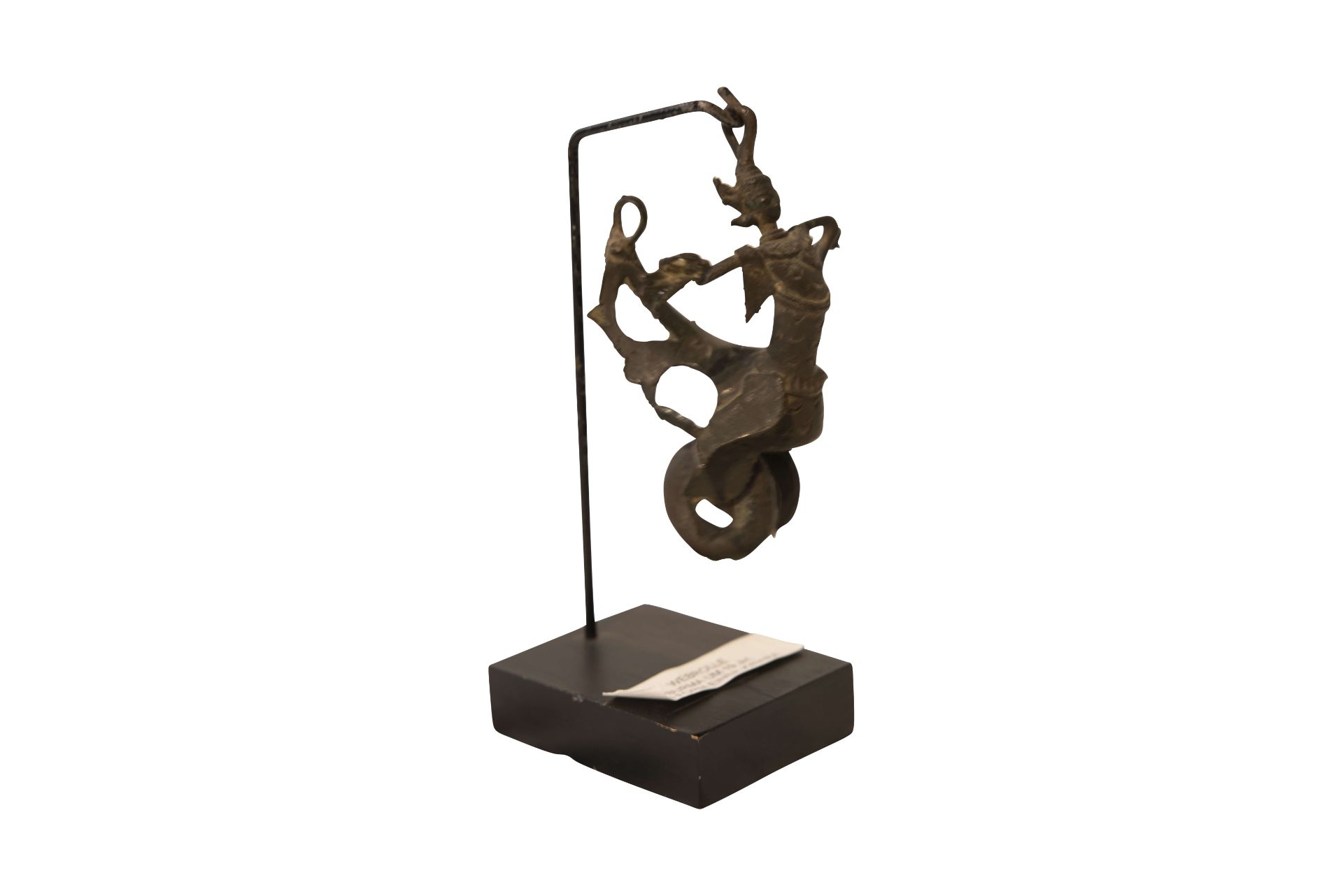 Hängende Asiatische Bronzefigur auf Holzsockel | Hanging Asian Bronze Figure on Wooden Base - Image 4 of 5