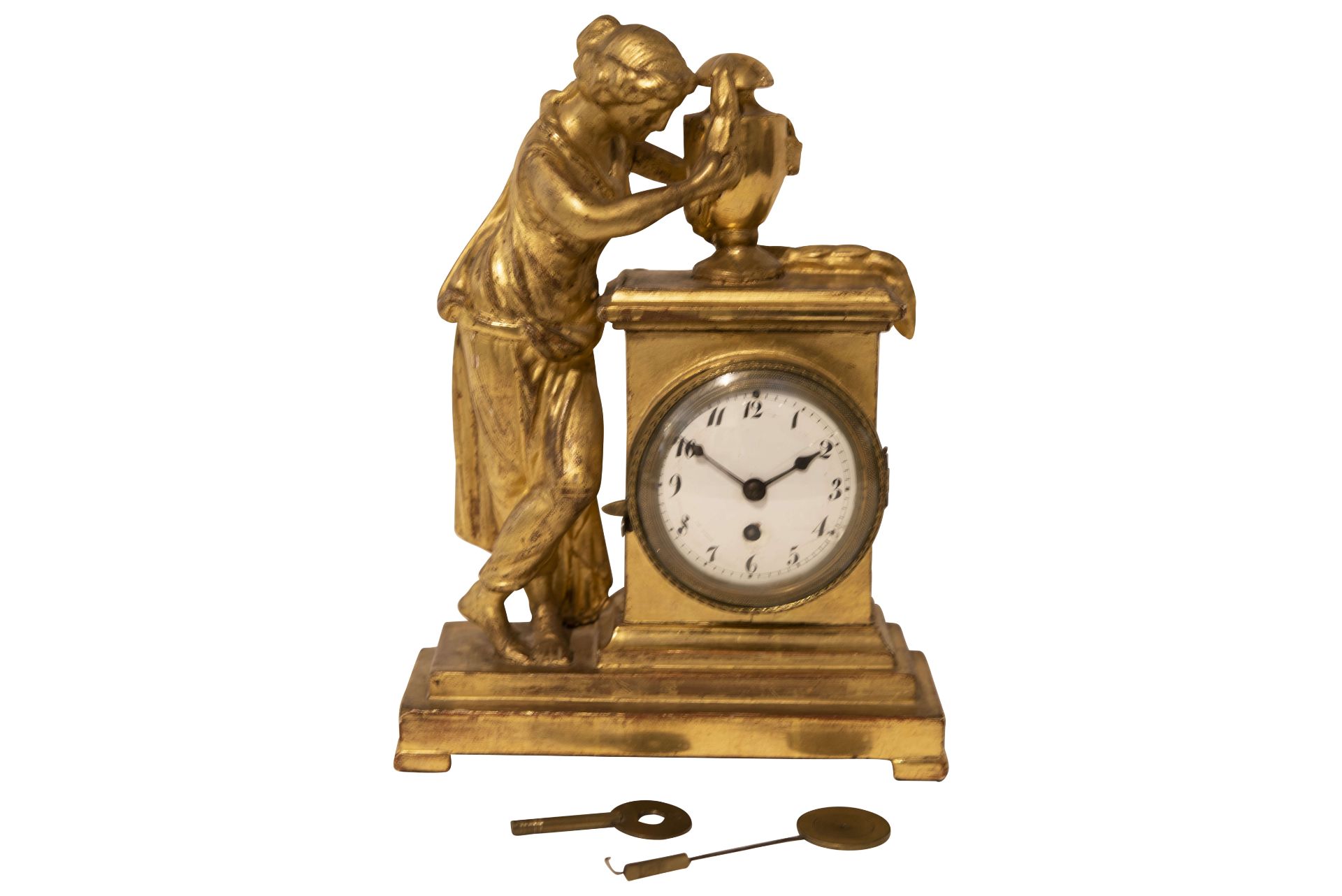 Gold bemalte Standuhr aus Holz mit Sockel und Figur mit Pokal | Gold Painted Wooden Grandfather Clo