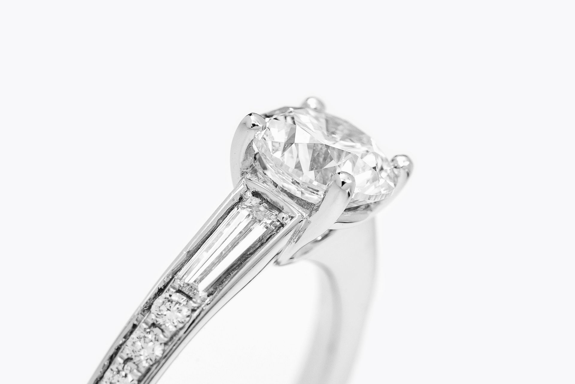 Verlobungsring 18 Karat Weißgold und Diamant | Engagement Ring 18 Karat White Gold and Diamond - Image 2 of 5