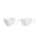 Zwei kleine Tassen, weißes Böttgerporzellan, Meissen 1715|Two Small Cups, white Böttger Porcelain, M