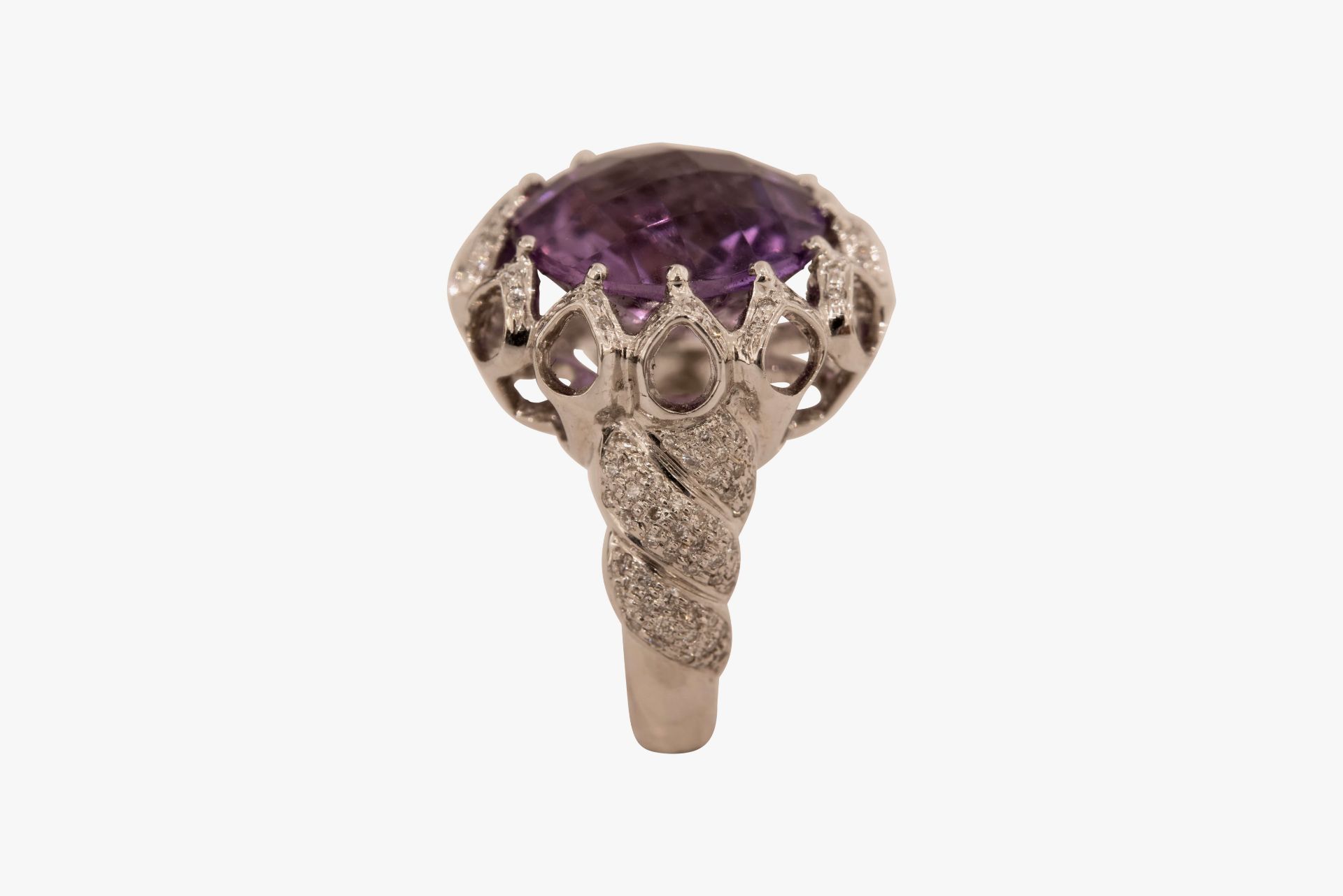 Ring WG mit Brillanten und einen Amethyst|Ring with Diamonds and an Amethyst - Image 2 of 5