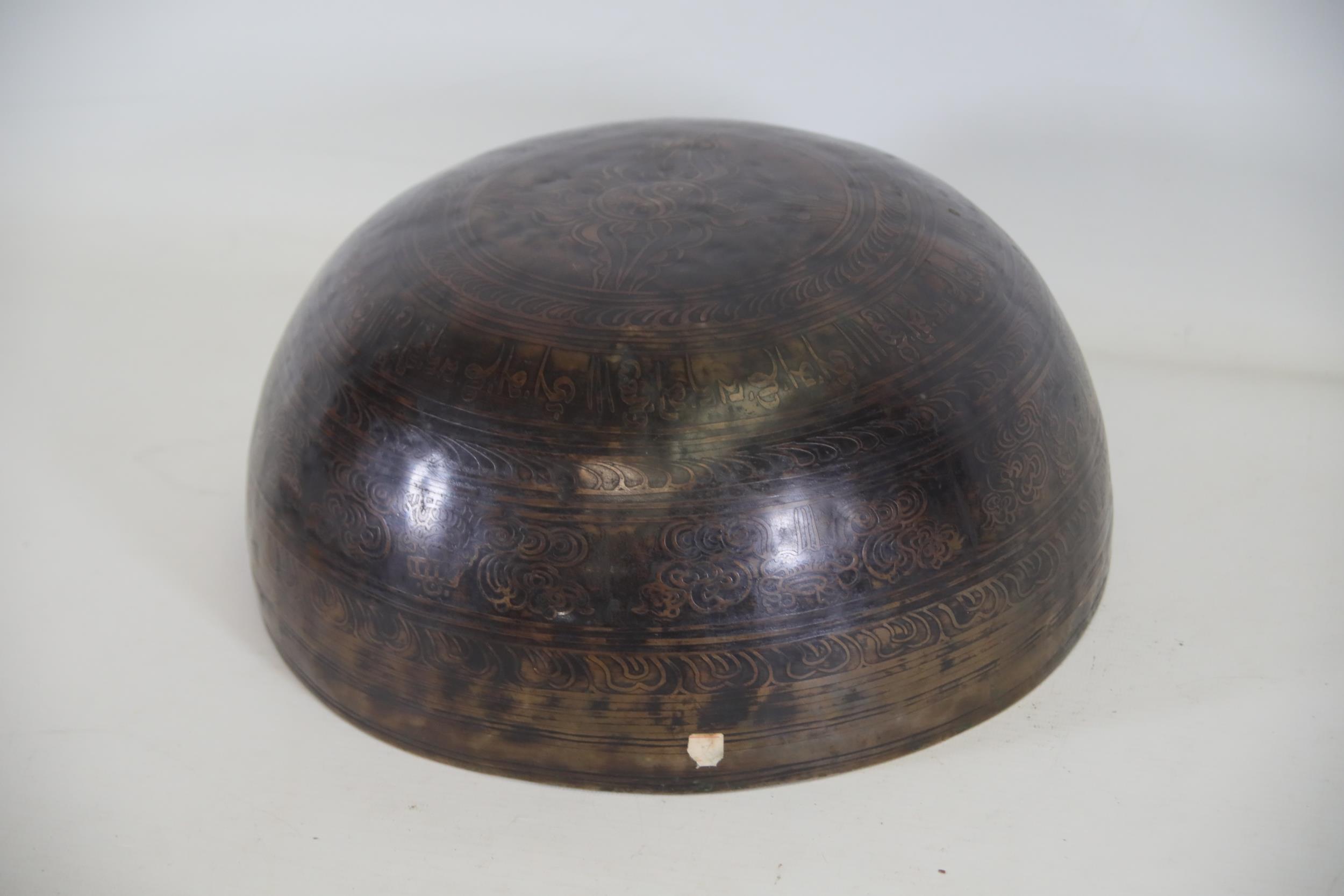 Heavy Large Etched Hand Beaten Singing Bowl - Image 7 of 11