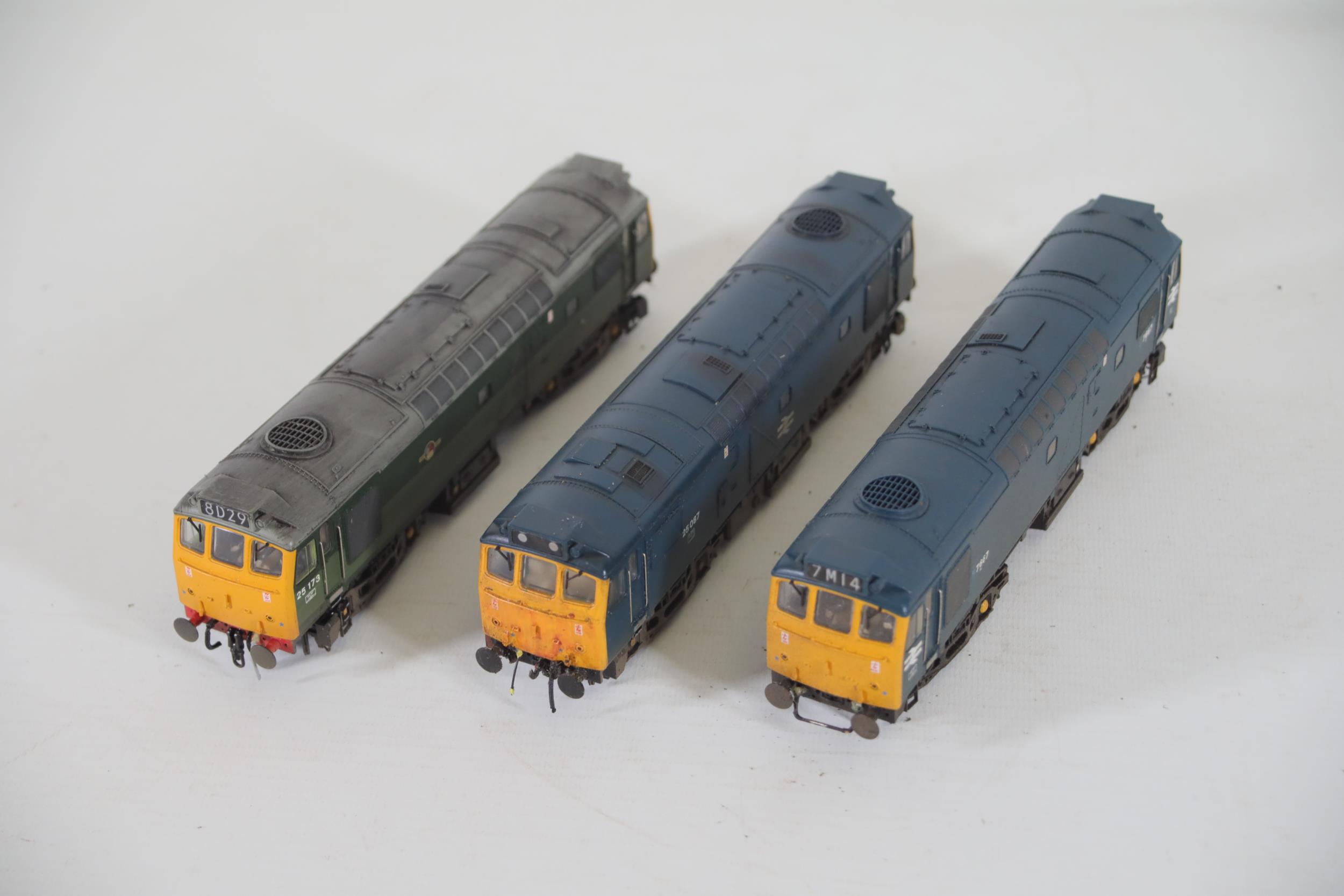 3 Bachmann Locomotives OO Gauge 25087 7667 and 25173 - Image 8 of 8