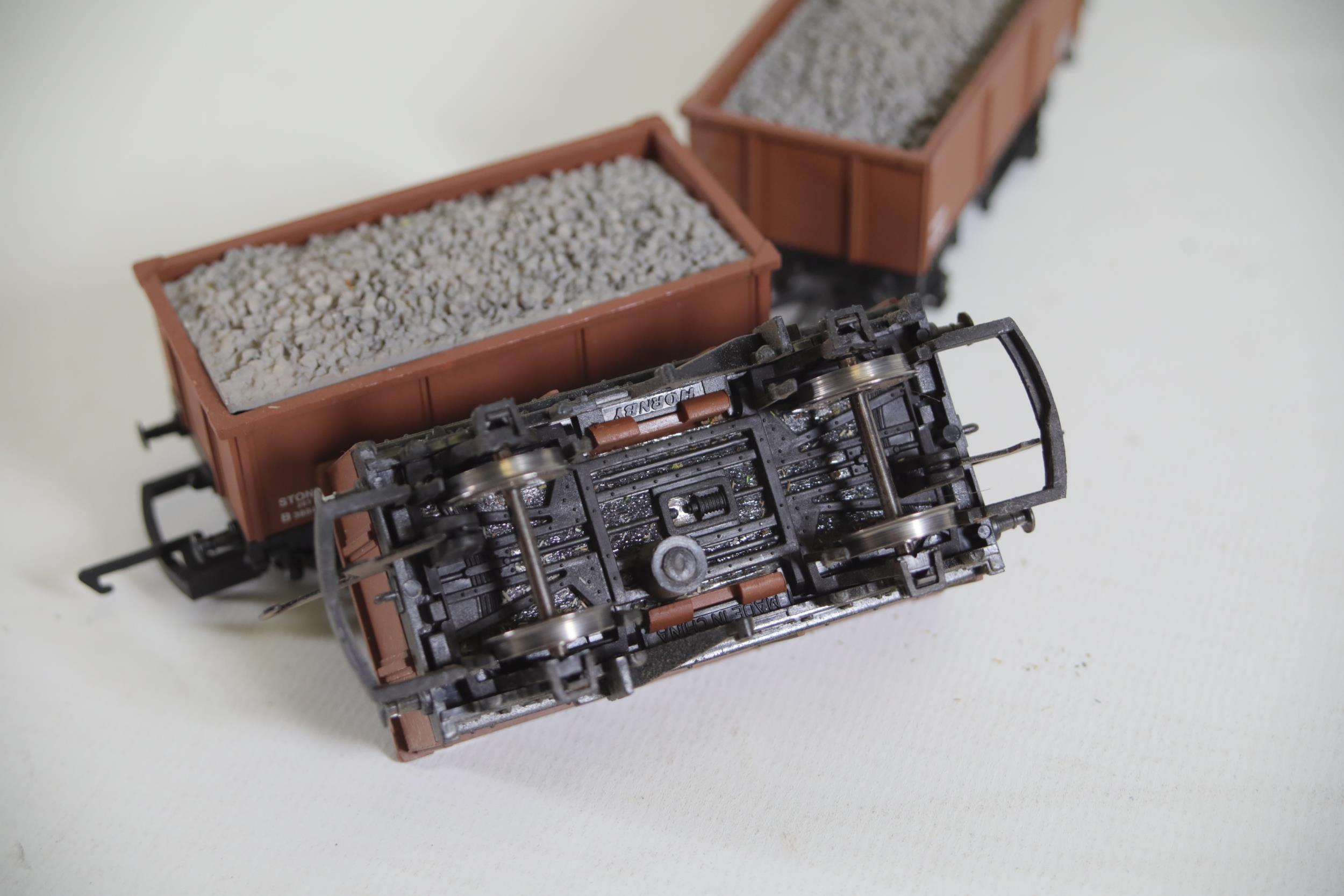 10 Hornby 26 Tonne Full Stone Carriers OO Gauge Goods Wagons - Image 8 of 8