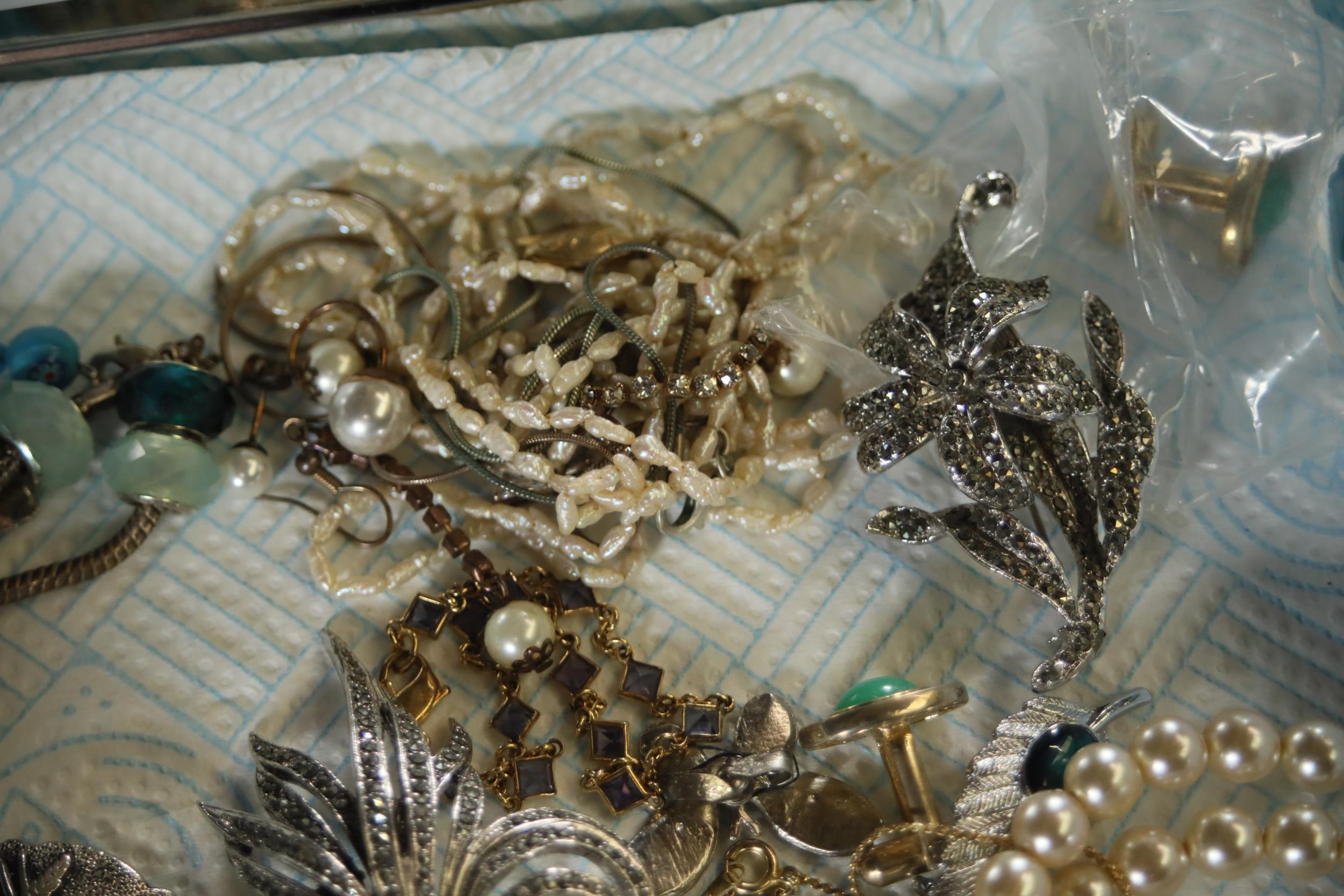 Large collection of costume jewellery - Image 12 of 21