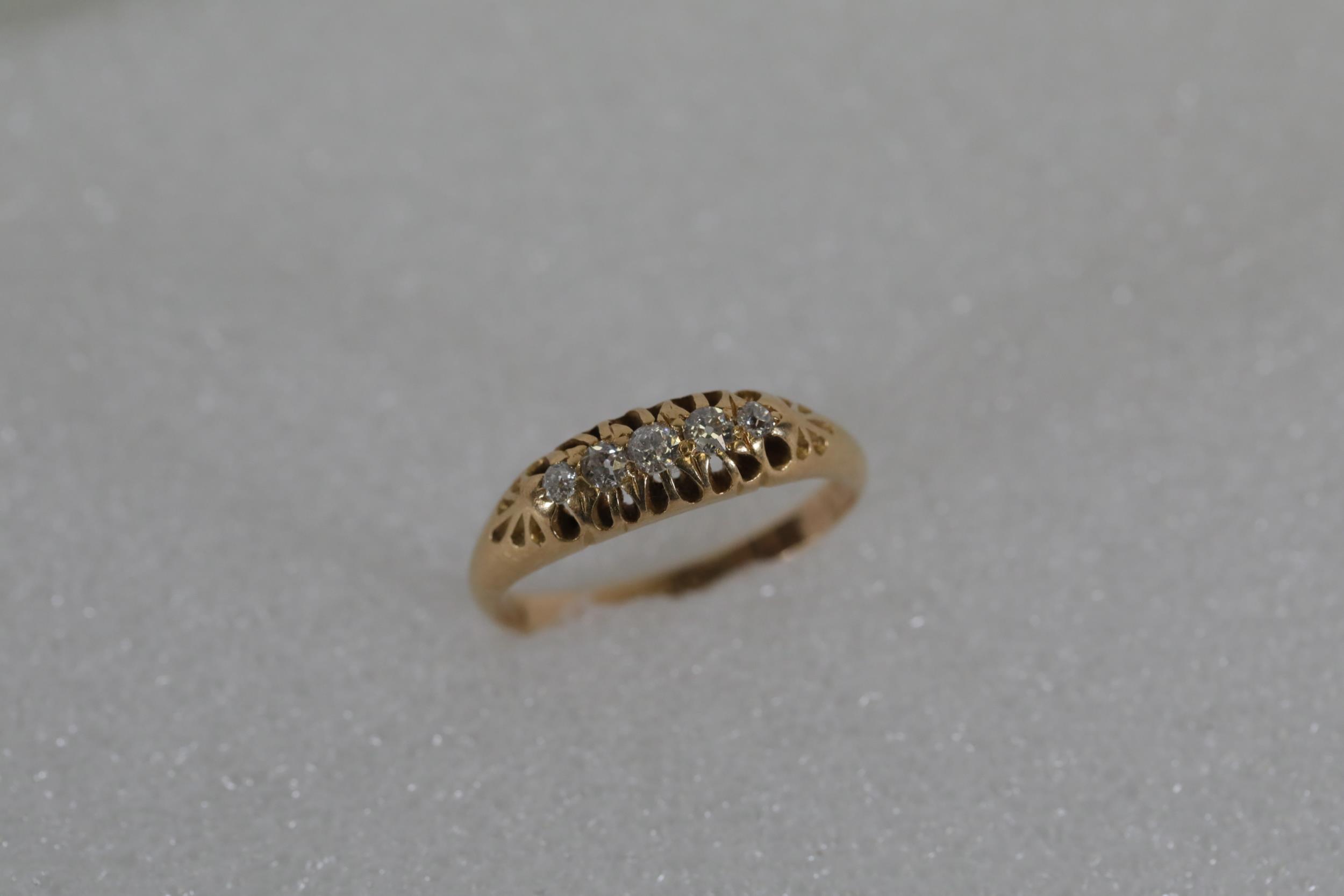 18ct Gold Diamond 5 set ring - Image 7 of 9