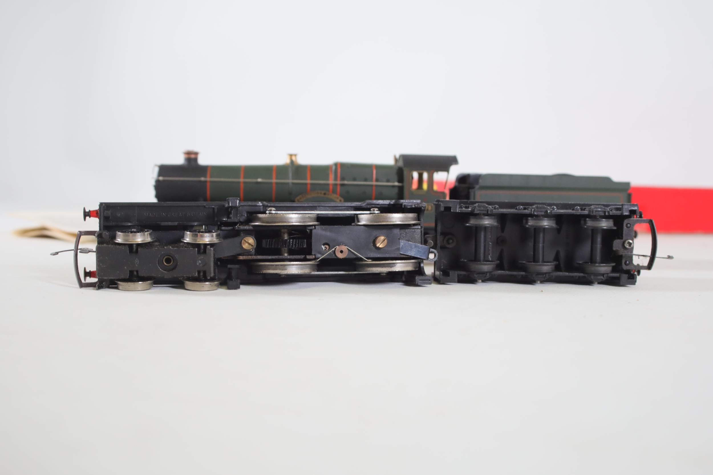 2 OO Gauge Locomotives 1 Hornby 1 Airfix LMS 690 Caerphilly Castle 4037 - Image 3 of 22