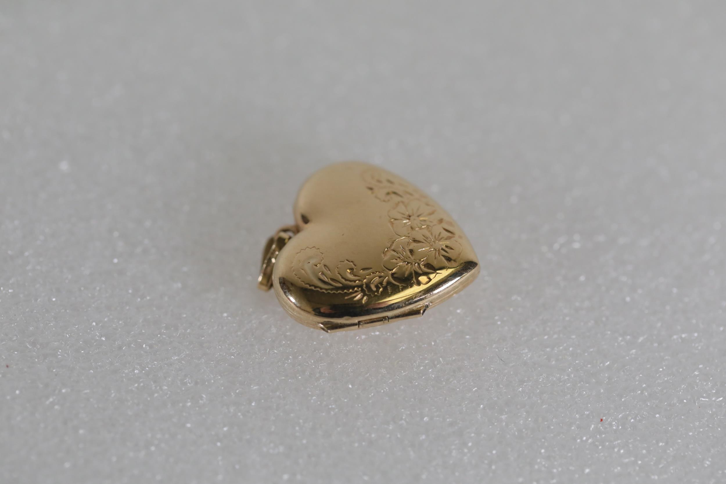 375 Gold Small Lockett Love heart - Image 5 of 8