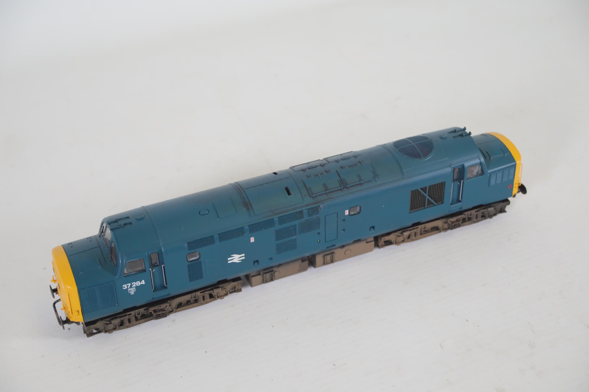 Bachmann Class 37 37284 British Rail Blue Locomotive OO Gauge - Image 7 of 8