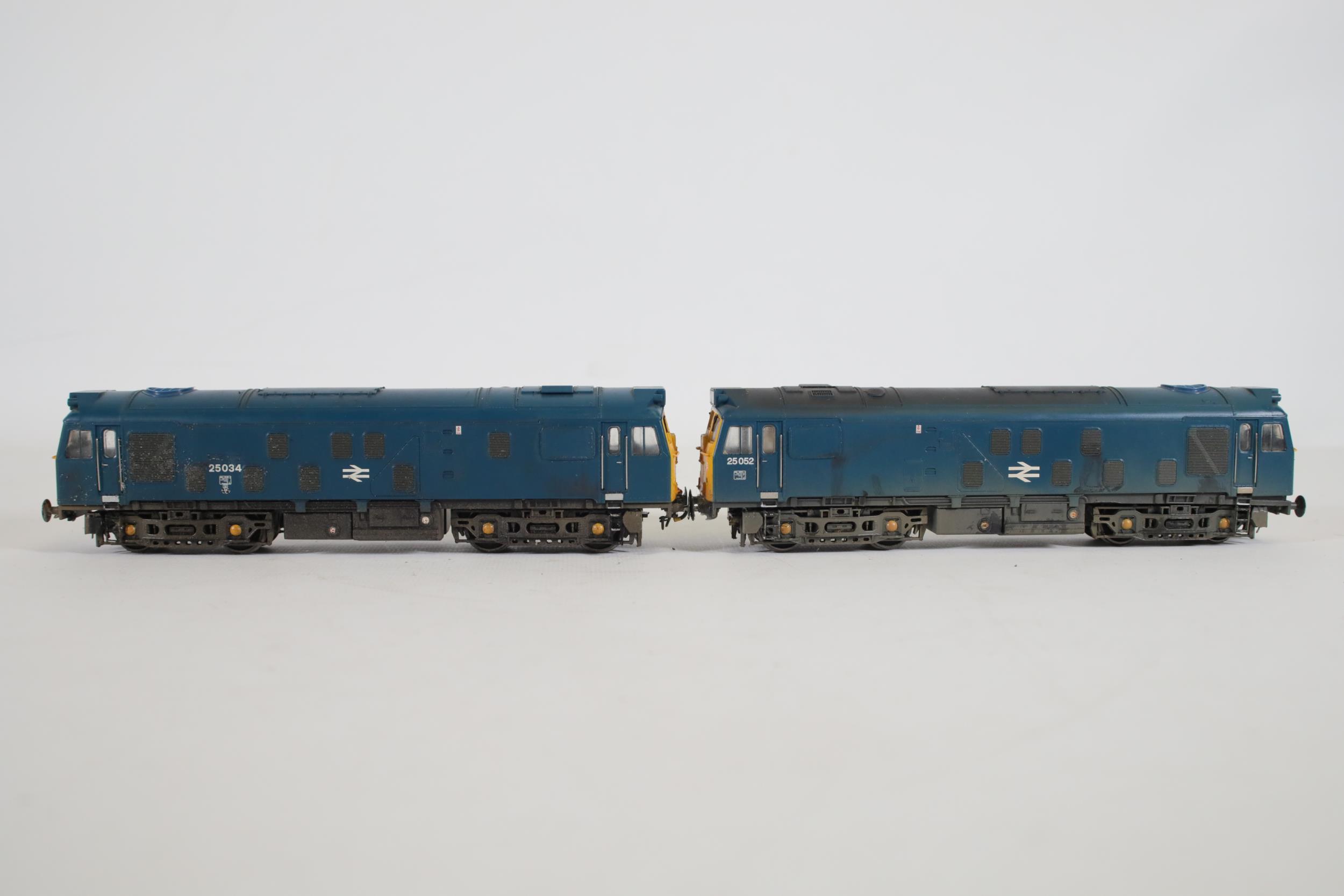 2 Bachmann BR Blue OO Gauge Locomotives Class 25 Diesels - Image 4 of 8
