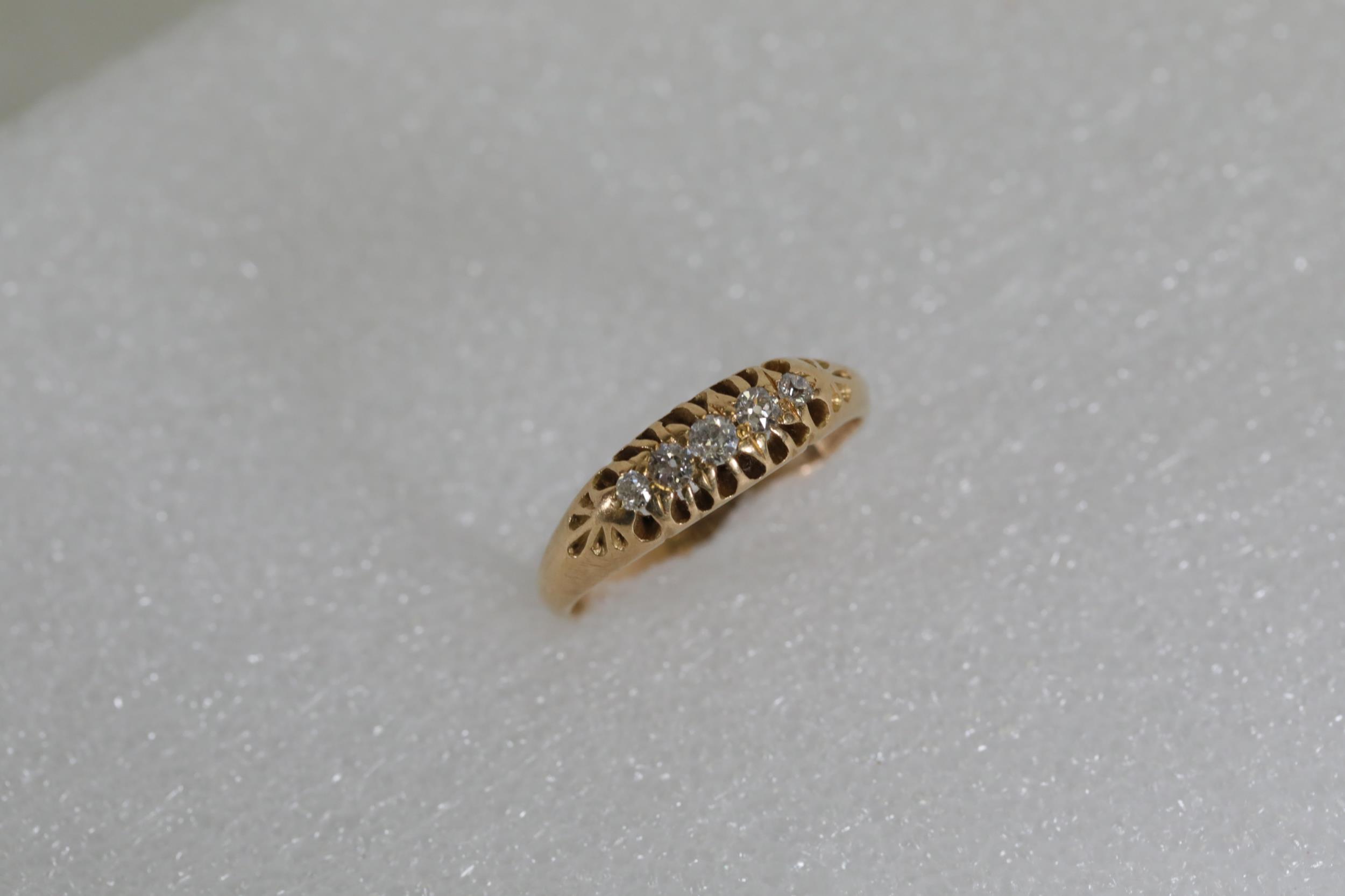 18ct Gold Diamond 5 set ring - Image 8 of 9