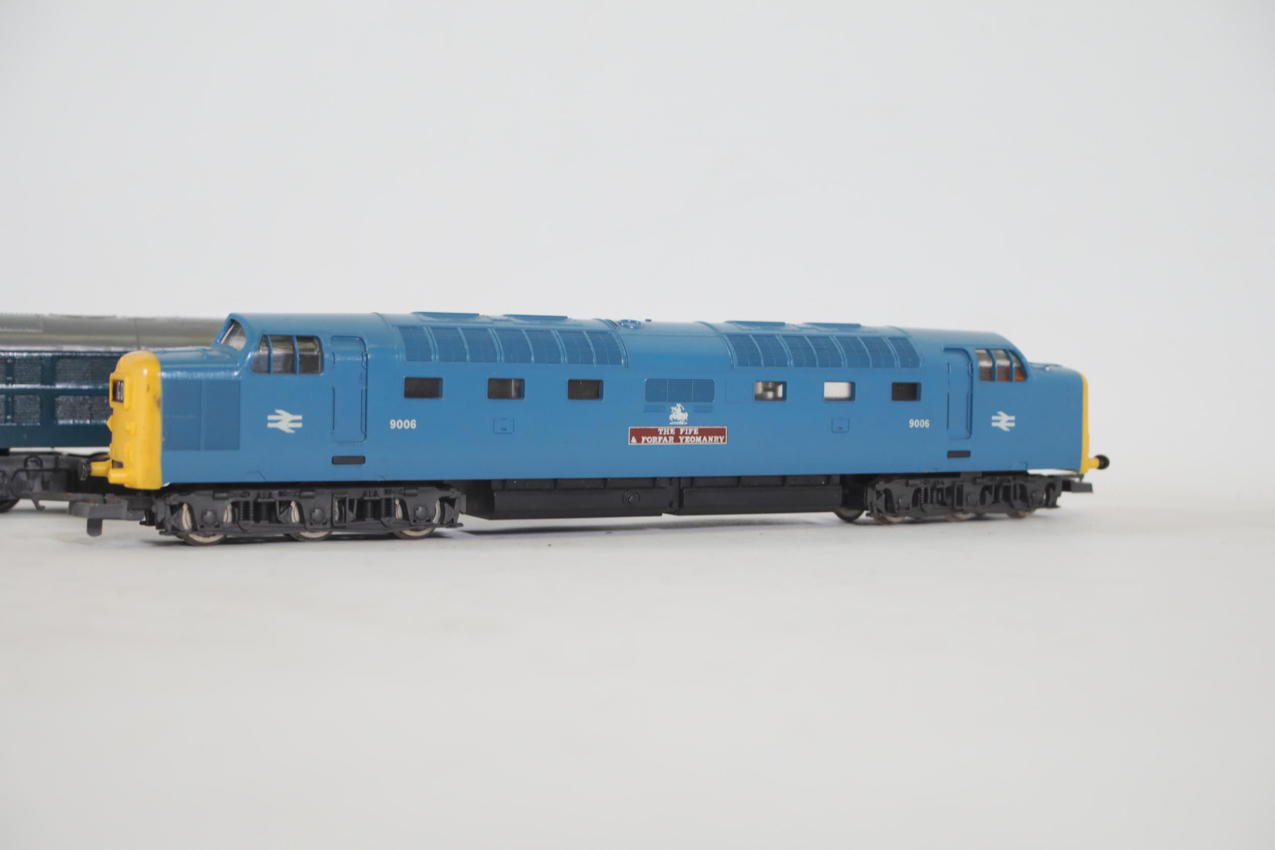 2 OO Gauge Locomotives 1 Lima Forfar Yeomanry and 1 Triang R357 D5572 - Image 8 of 8