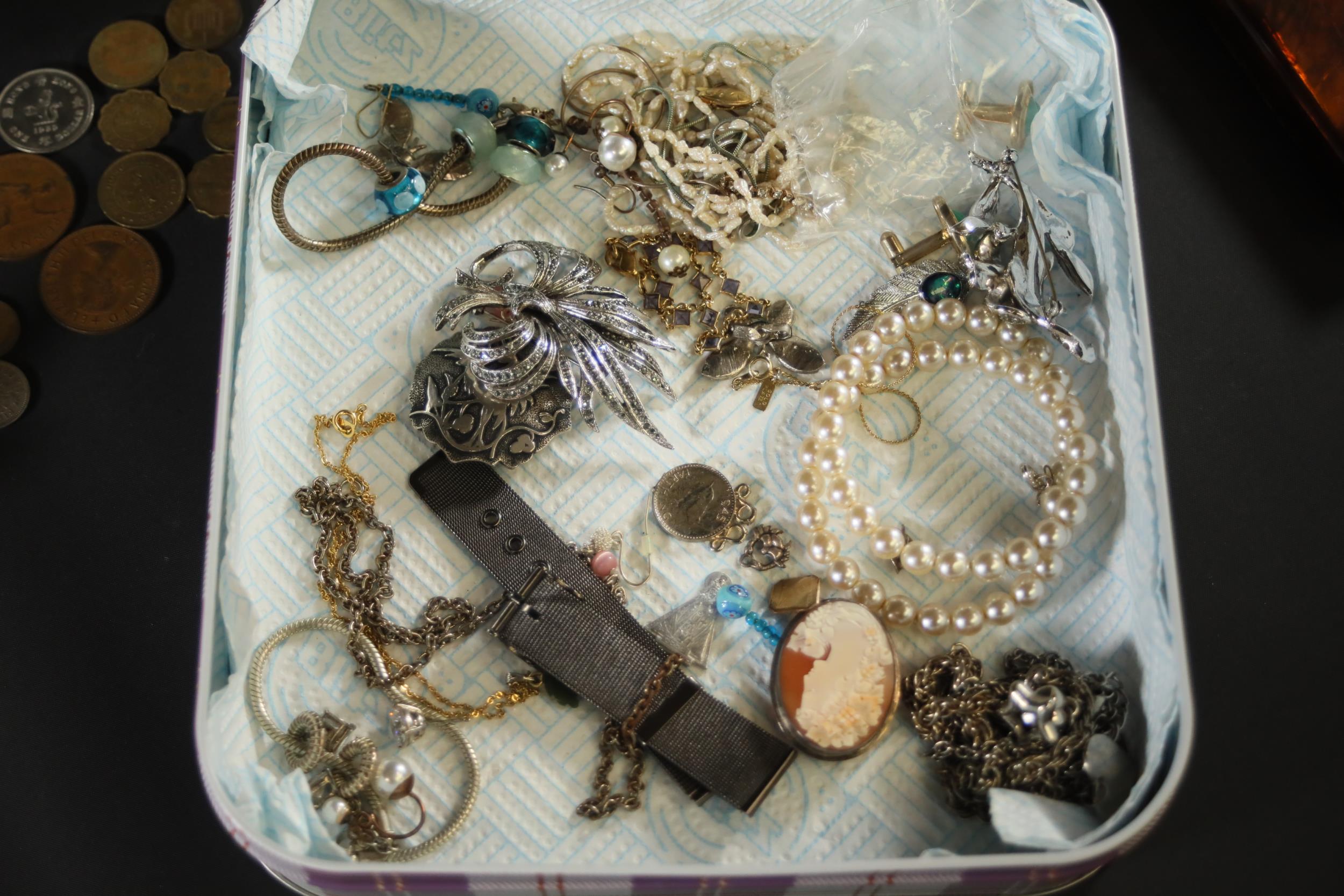 Large collection of costume jewellery - Image 16 of 21