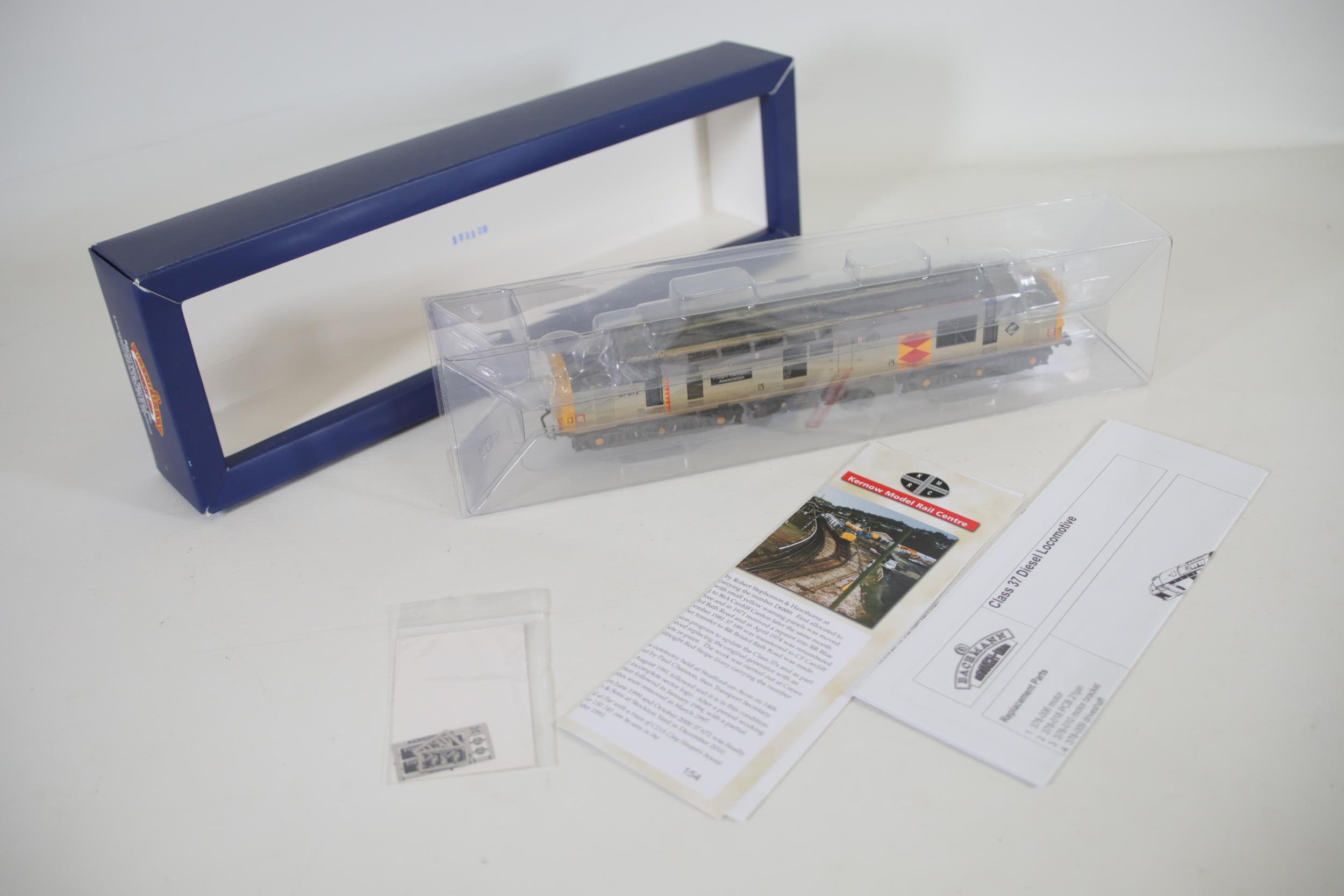 Bachmann Class 37 37672 Freight Transport Association OO Gauge - Image 7 of 8