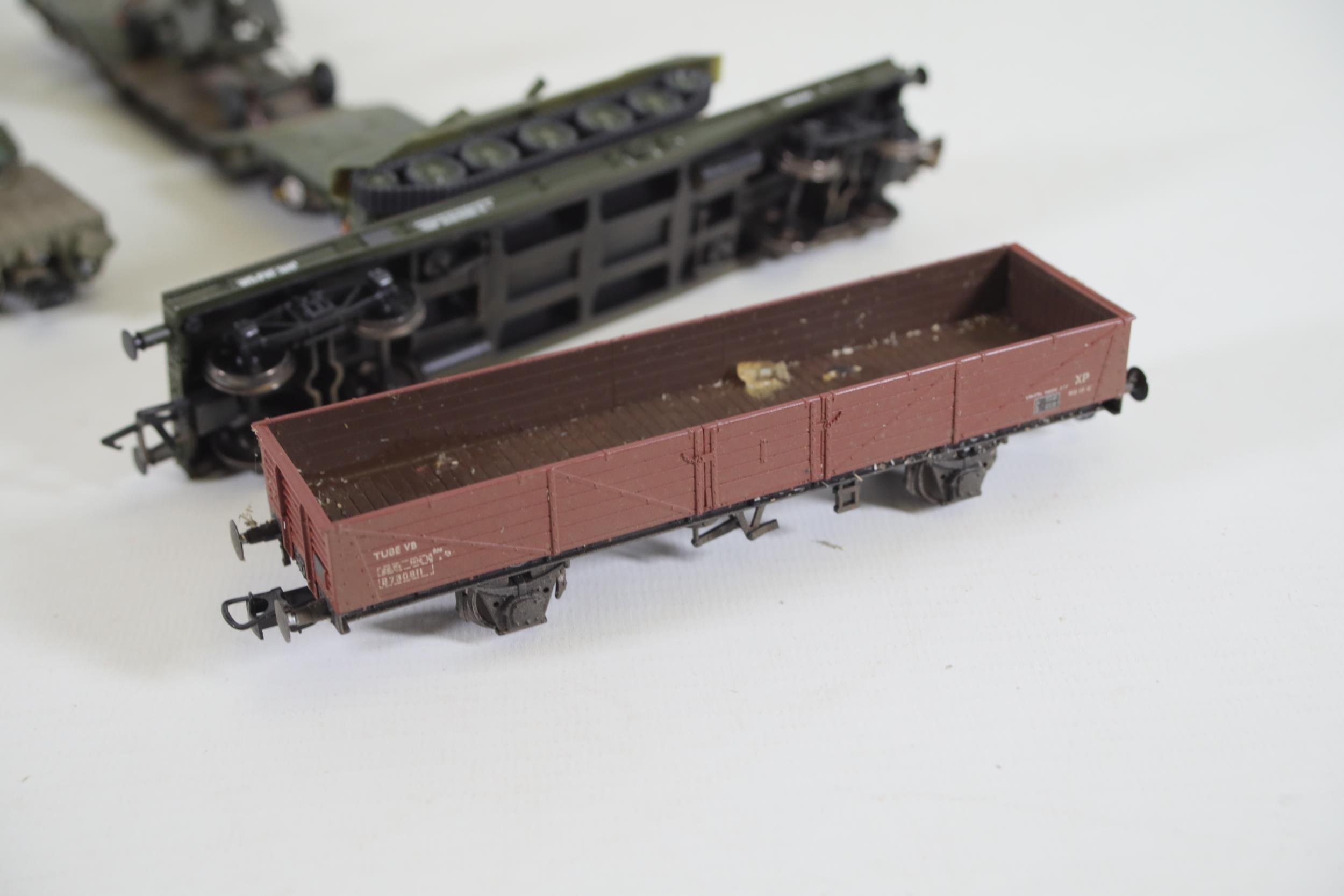 6 Bachmann Transport Wagons and 2 Oxford Gun Transports OO Gauge - Image 5 of 8