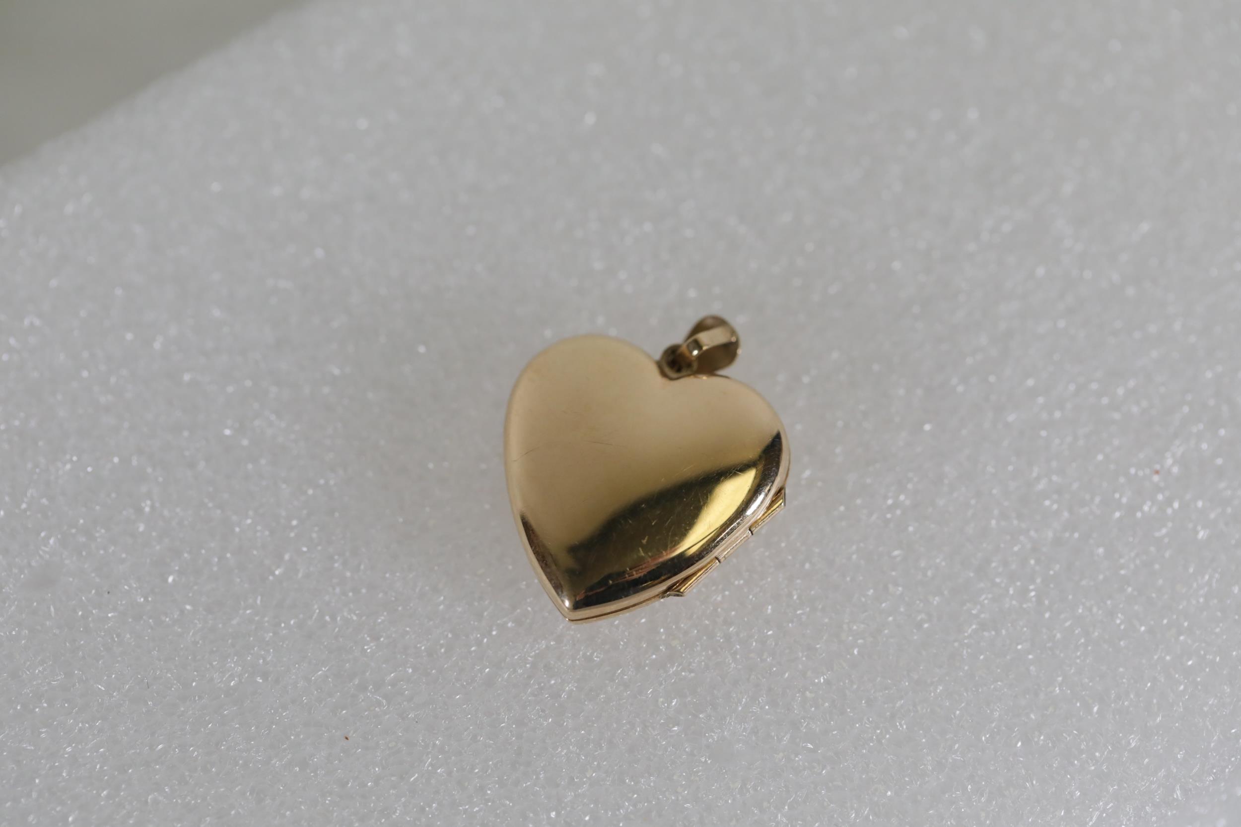 375 Gold Small Lockett Love heart - Image 8 of 8