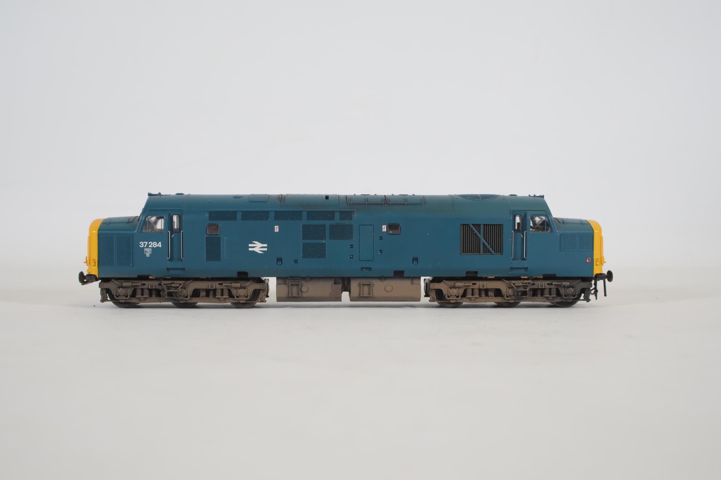 Bachmann Class 37 37284 British Rail Blue Locomotive OO Gauge - Image 6 of 8