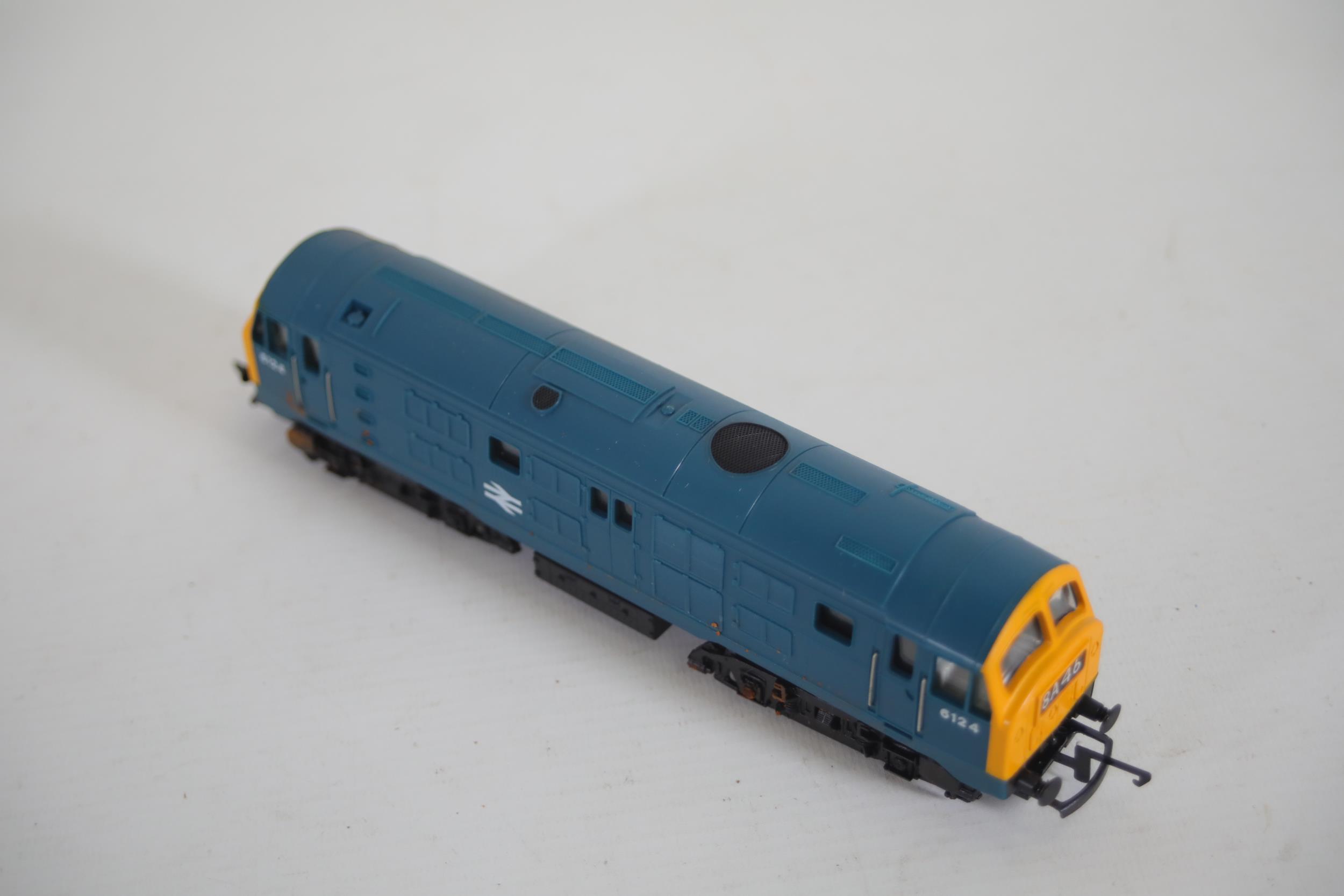 Hornby BR Class 29 BoBo Diesel 6124 Plus Other - Image 2 of 14